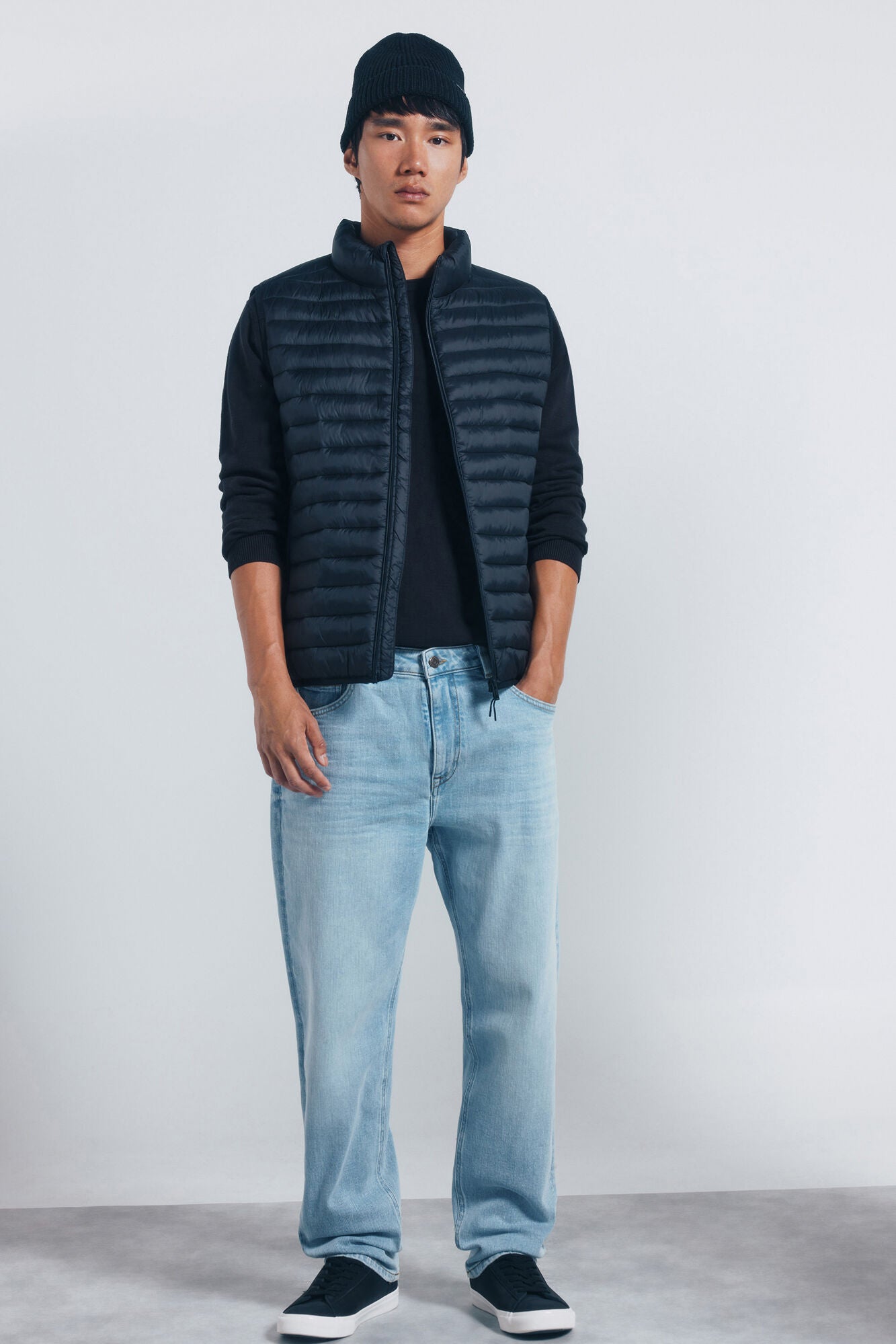 Springfield_Black_Quilted Gilet_0952080_01_07