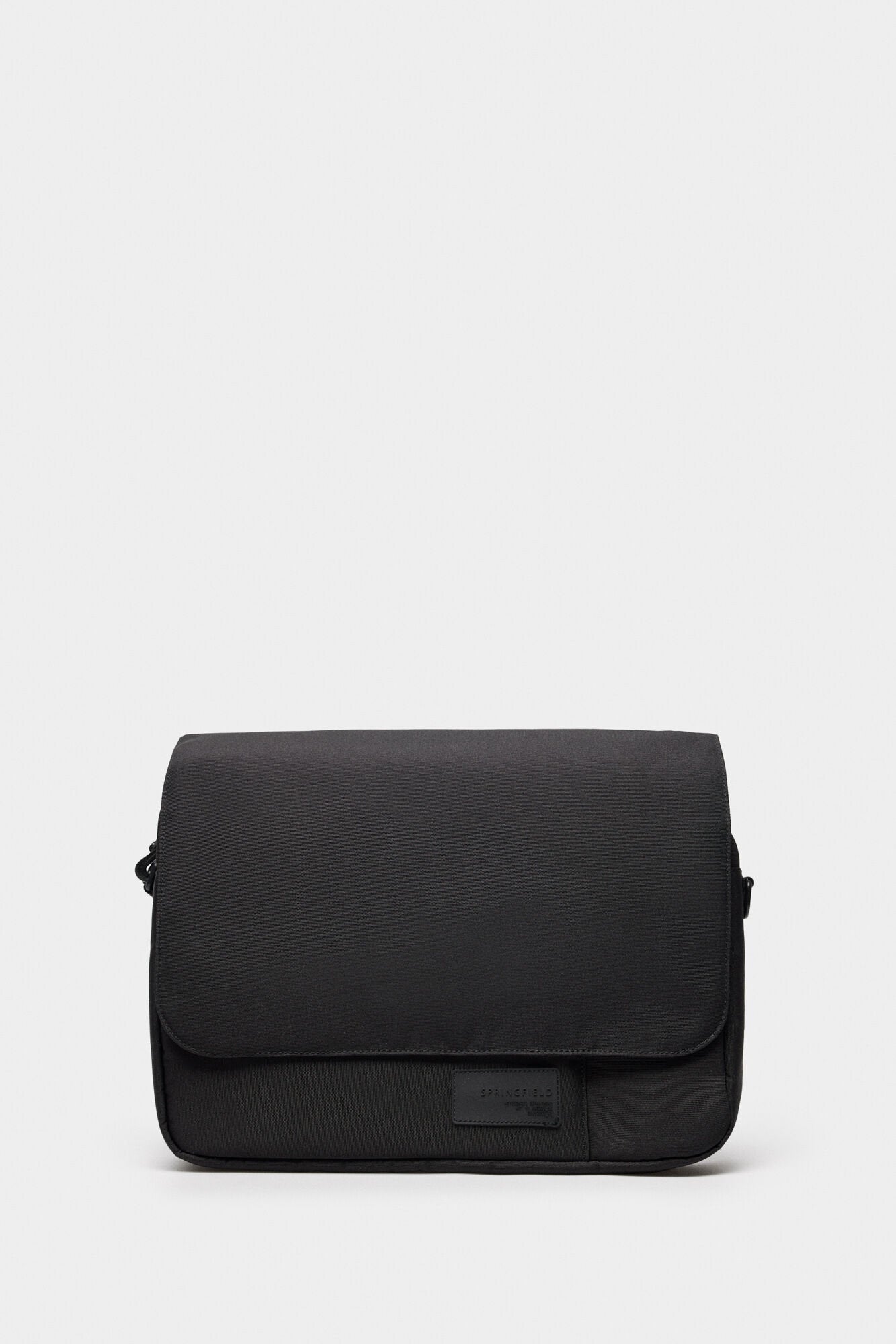 Black Messenger Bag_0967011_01_01