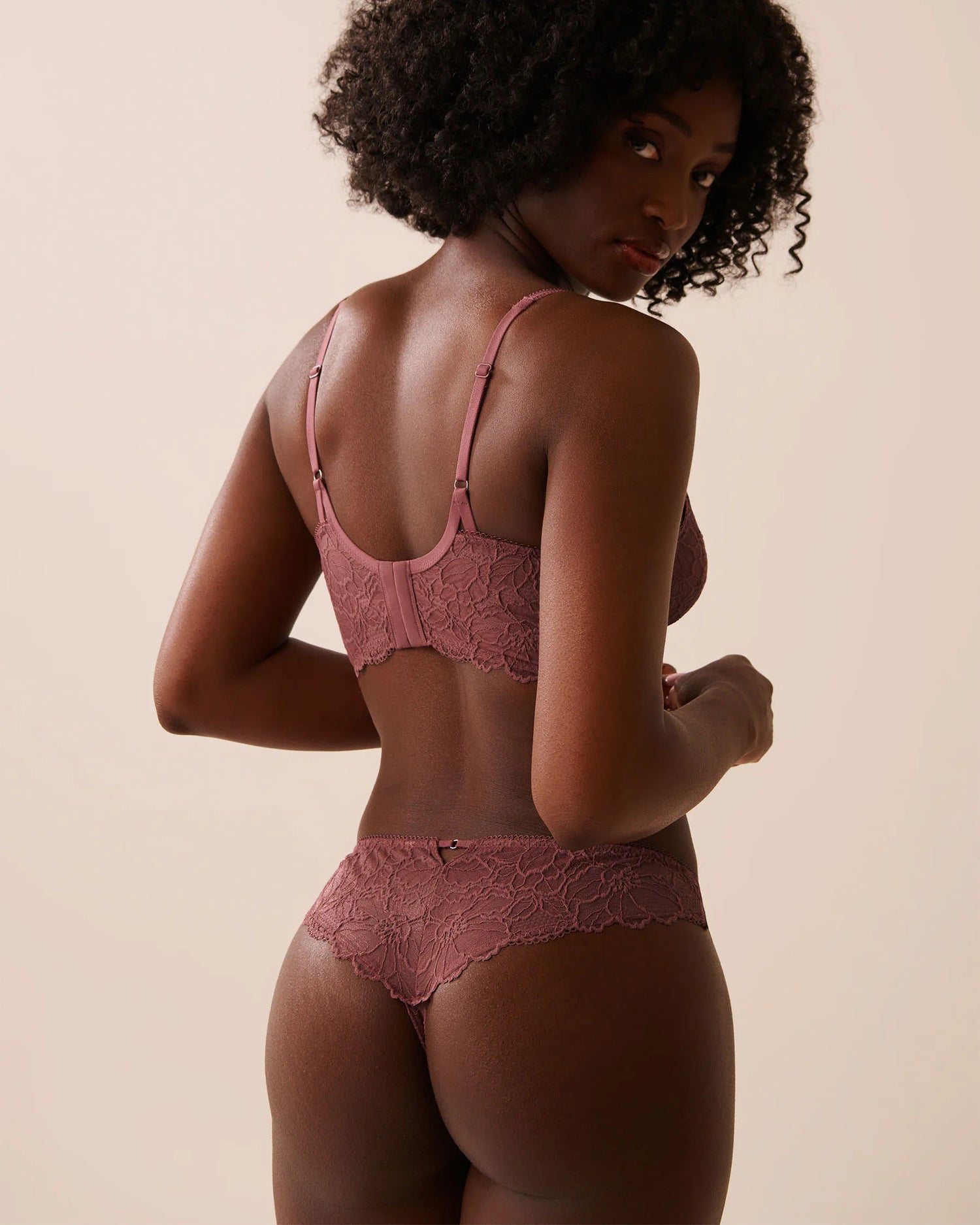 La Vie en Rose_Crushed Berry_Unlined Full Coverage Corset Bra in Different Cup Sizes_10100185_60212_02