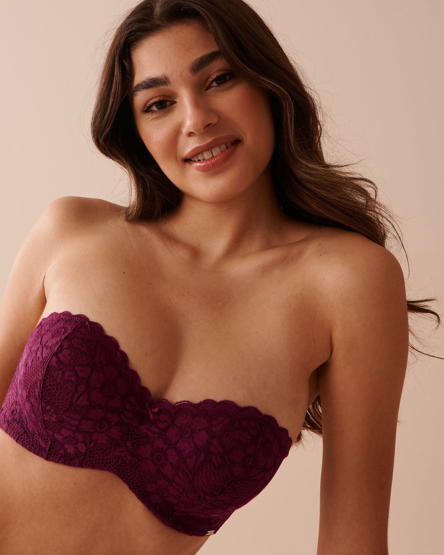 Lightly Lined Strapless Memory Foam 2-Tone Lace Bra in Different Cup Sizes_10200401_50069_01