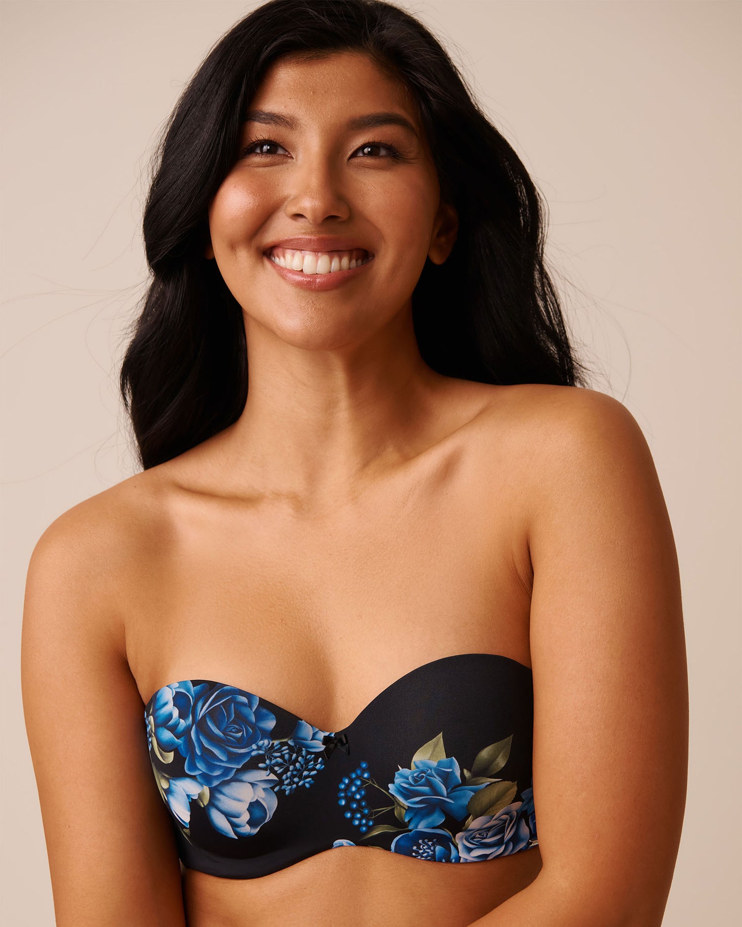 La Vie en Rose_Black &amp; Blue Garden_Lightly Lined Memory Foam Strapless Bra in Different Cup Sizes_10200523_P00430_05