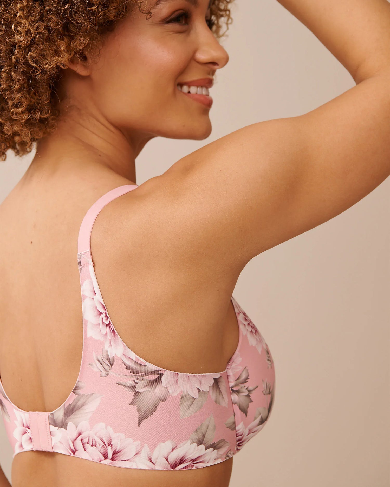 La Vie en Rose_Zephyr Flowers_Lightly Lined Sleek Back Bra in Different Cup Sizes_10200537_P60399_03