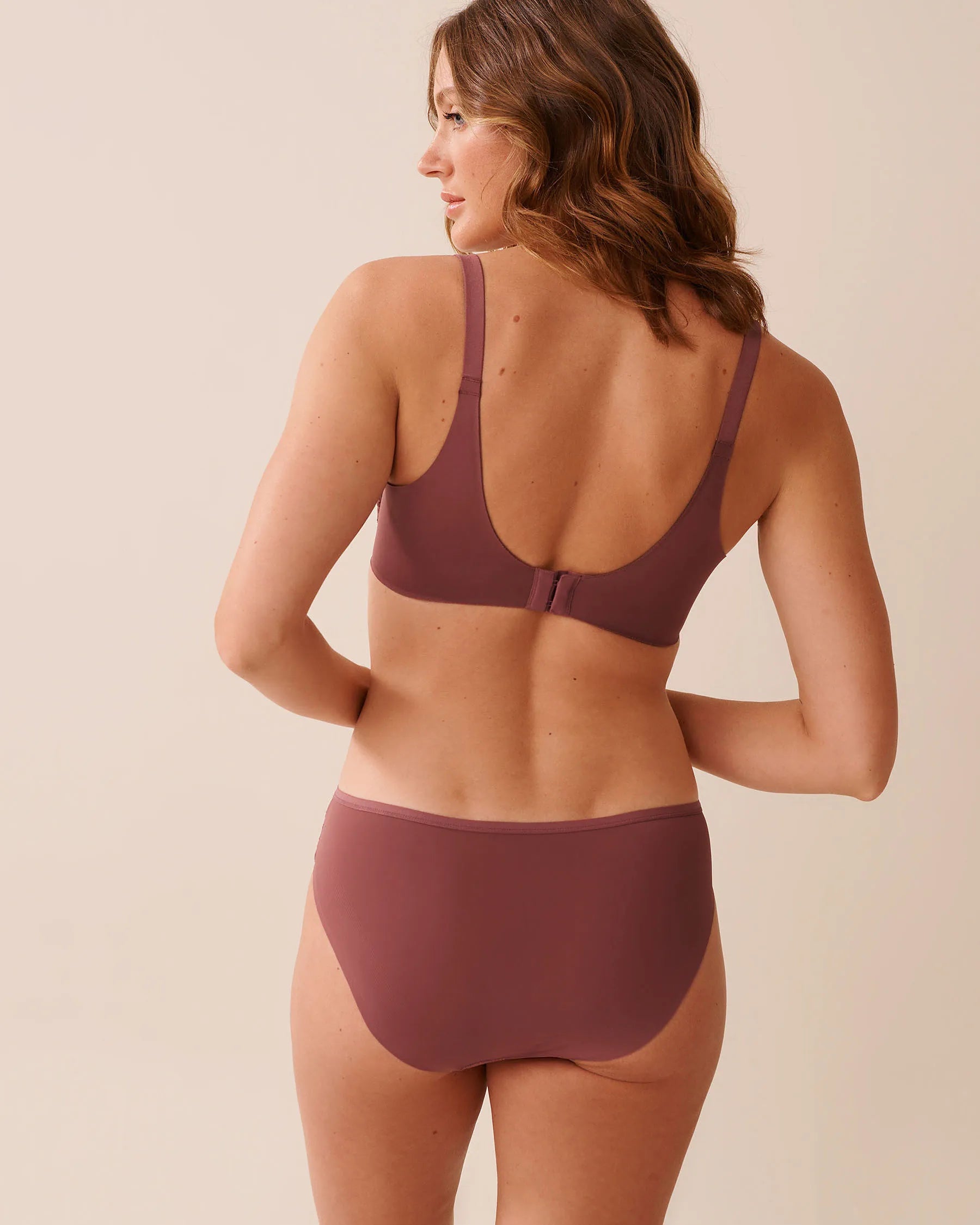 La Vie en Rose_Crushed Berry_Lightly Lined Sleek Back Bra in Different Cup Sizes_10200543_60212_02