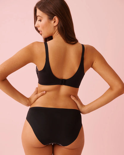 La Vie en Rose_Black Beauty_Lightly Lined Sleek Back Bra in Different Cup Sizes_10200567_00001_02