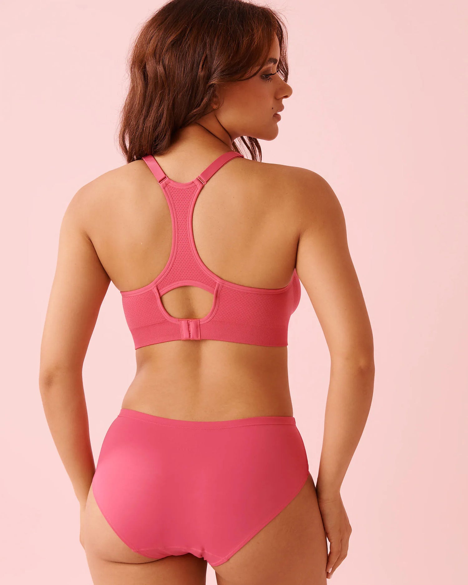 La Vie en Rose_Carmine_Low Impact Racerback Seamless Sports Bra_10200574_60190_02