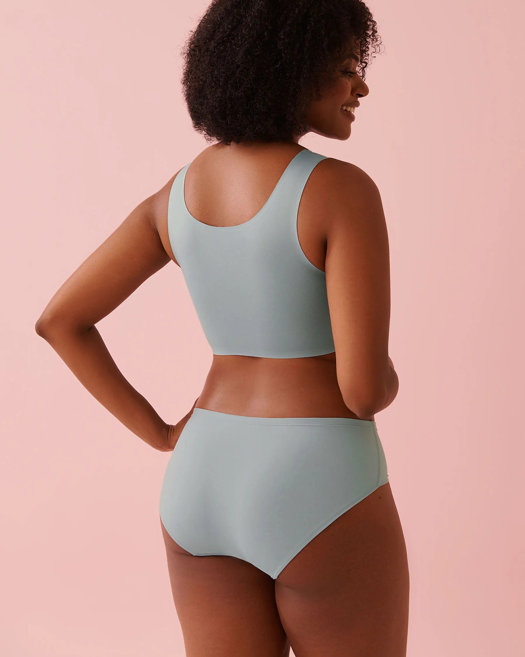 La Vie en Rose_Arona_Lightly Lined Full Coverage Lounge Tank Bra_10200575_40031_02