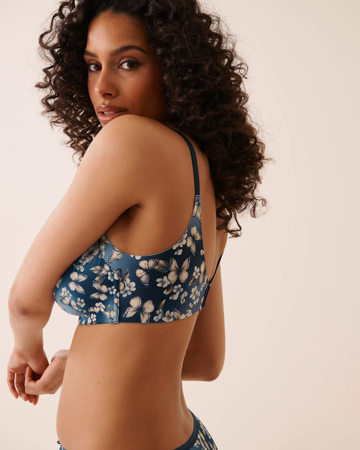 La Vie en Rose Butterfly Garden Women Lightly Lined Wireless Sleek Back Bra in Different Cup Sizes SKU: 10200624_P40613 Image 03