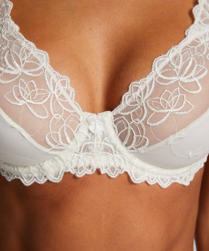 Bra With Lace Cups In Different Cup Sizes_102514_Off White_04