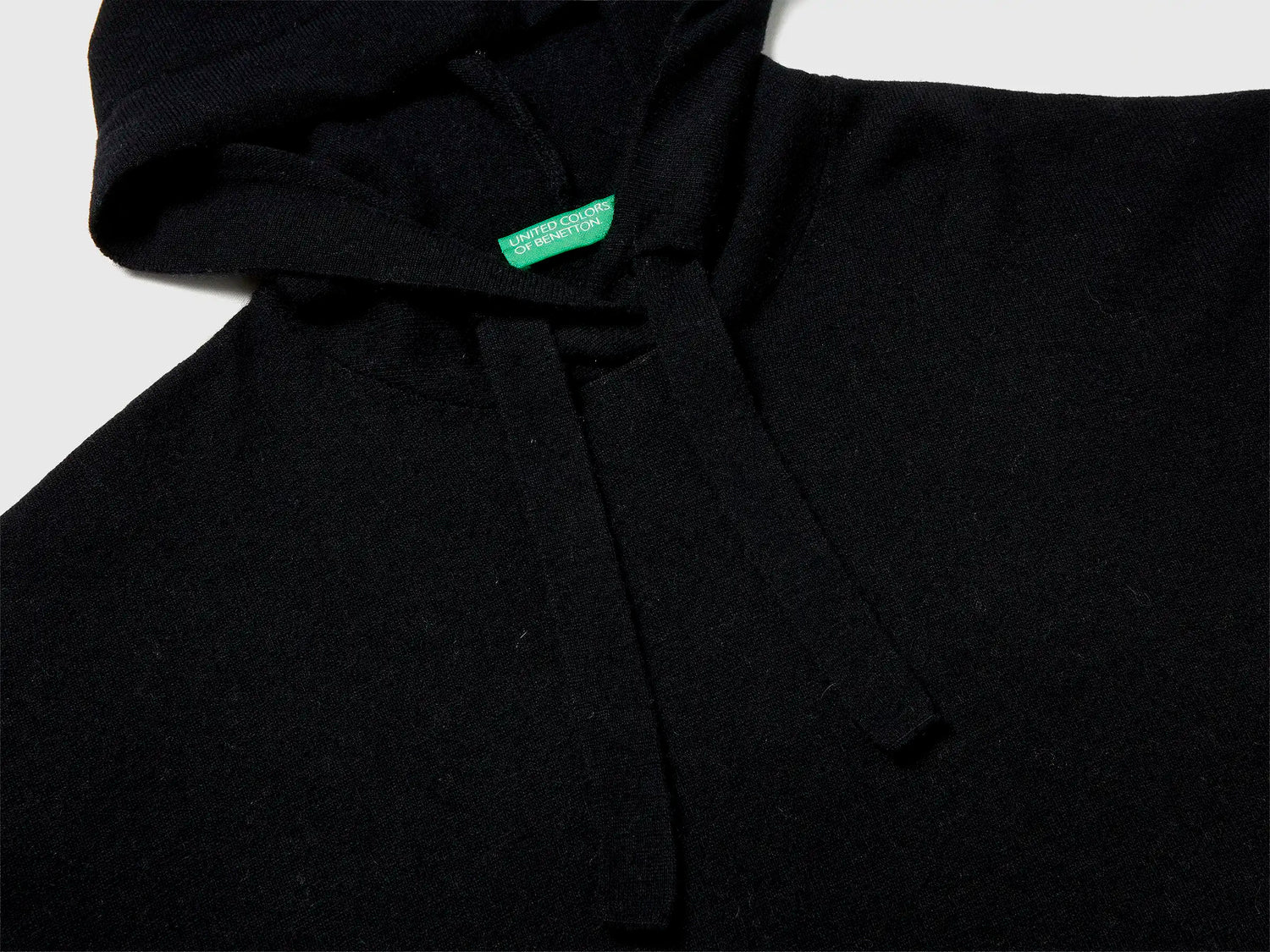 Benetton_Black_Black Sweater in Cashmere Blend with Hood_102HE203V_700_03