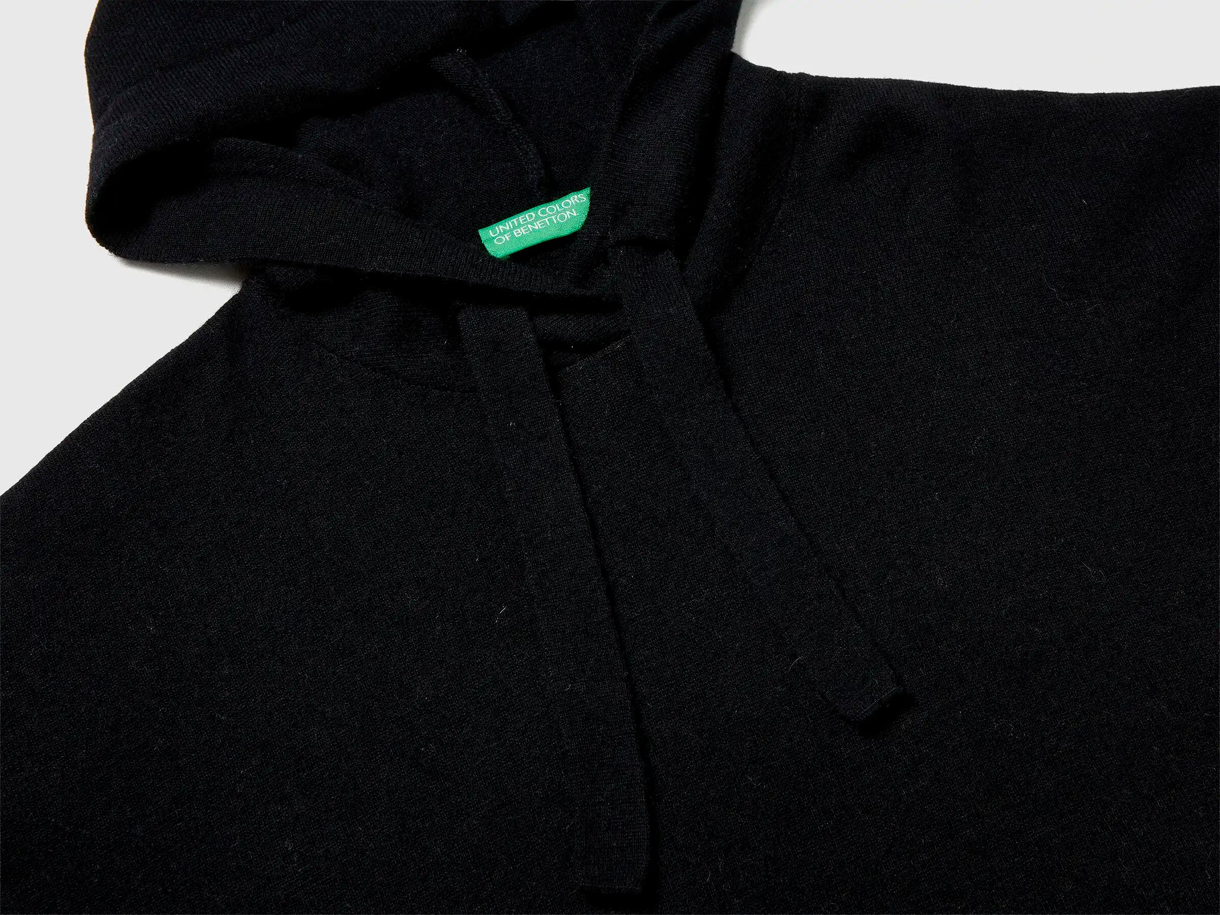Benetton_Black_Black Sweater in Cashmere Blend with Hood_102HE203V_700_03