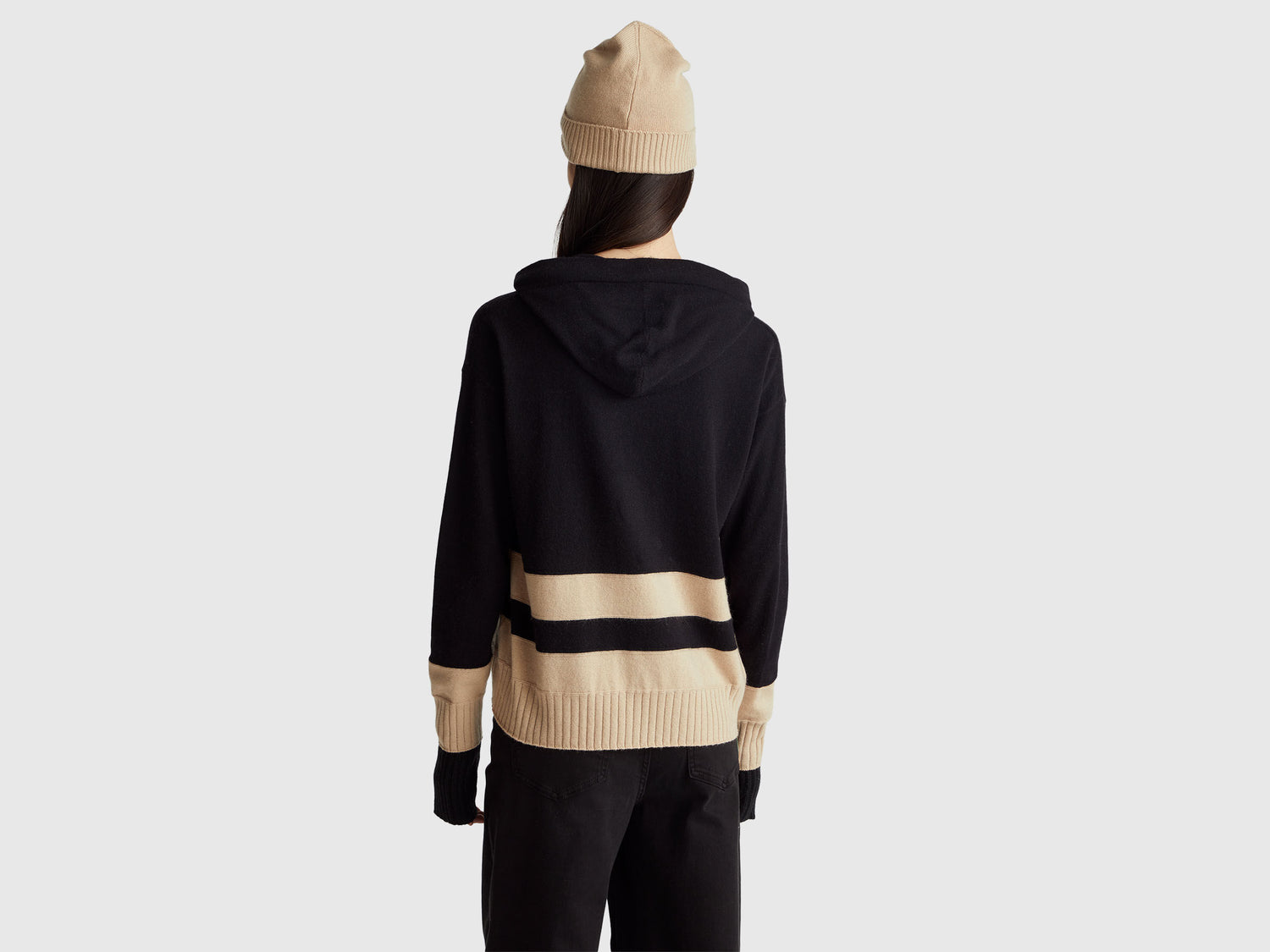 Benetton_Black_Black Sweater in Cashmere Blend with Hood_102HE203V_700_06
