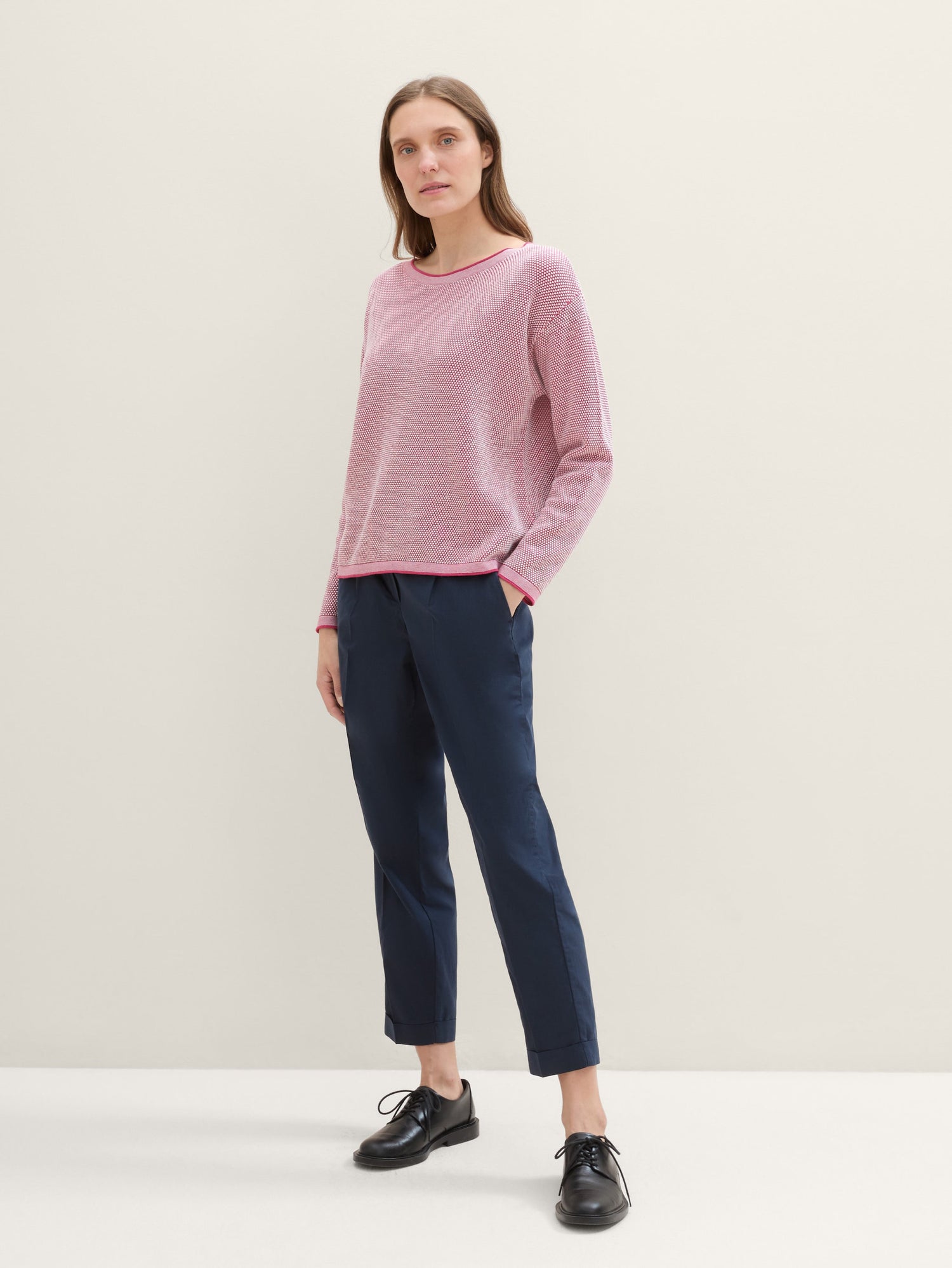 Textured Round Neck Sweater_1033125_36279_04