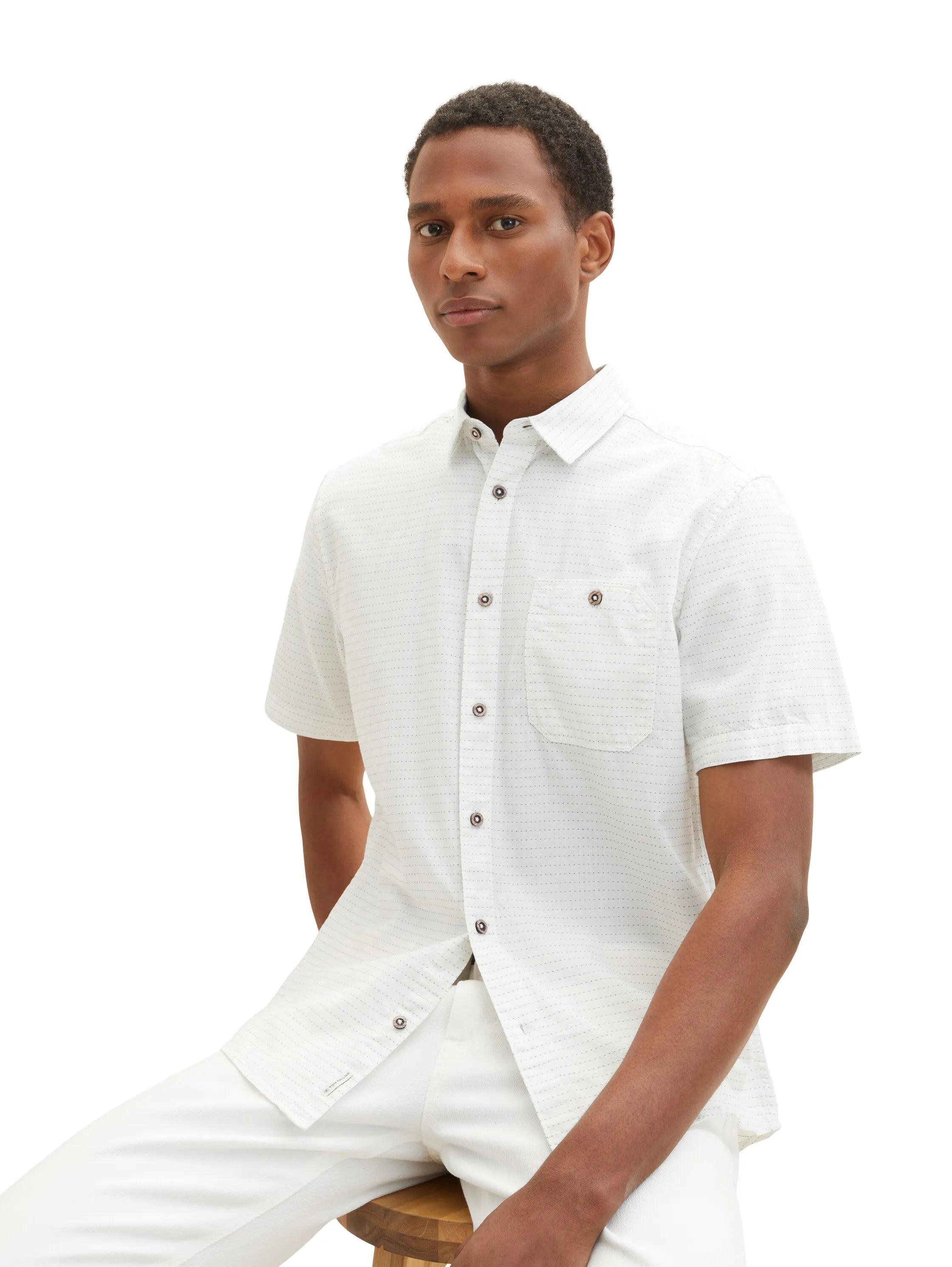 Tom Tailor White Colourful Dots Structure Men Regular Fit Short-Sleeved Dress Shirt SKU: 1036225_31820 Image 01