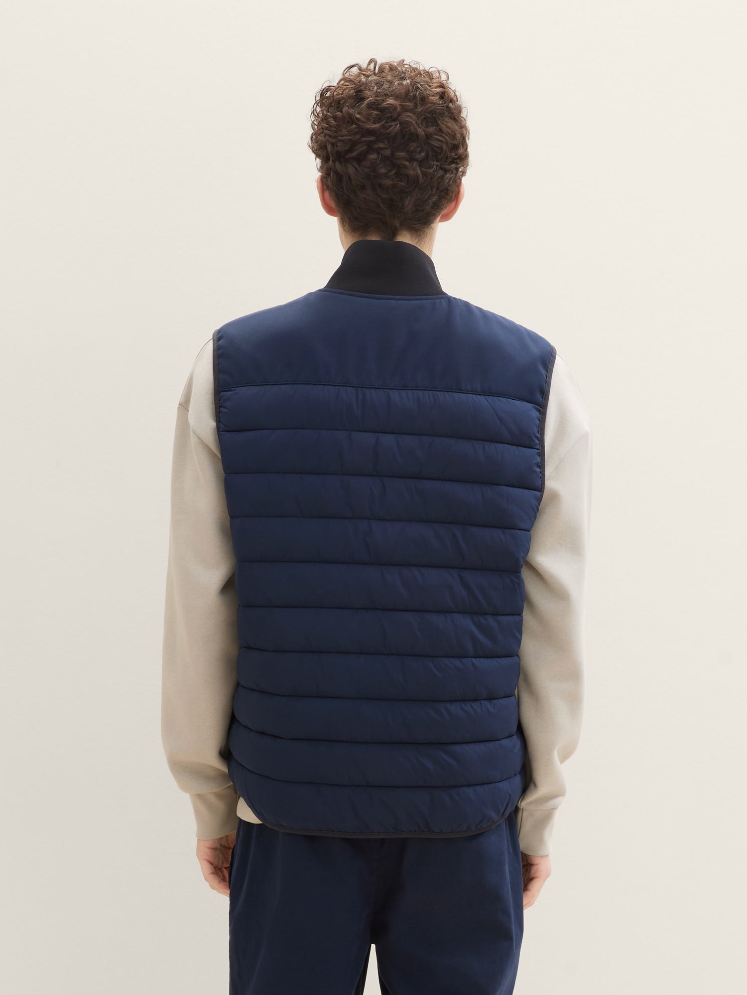 Hybrid Vest_1041343_10668_05