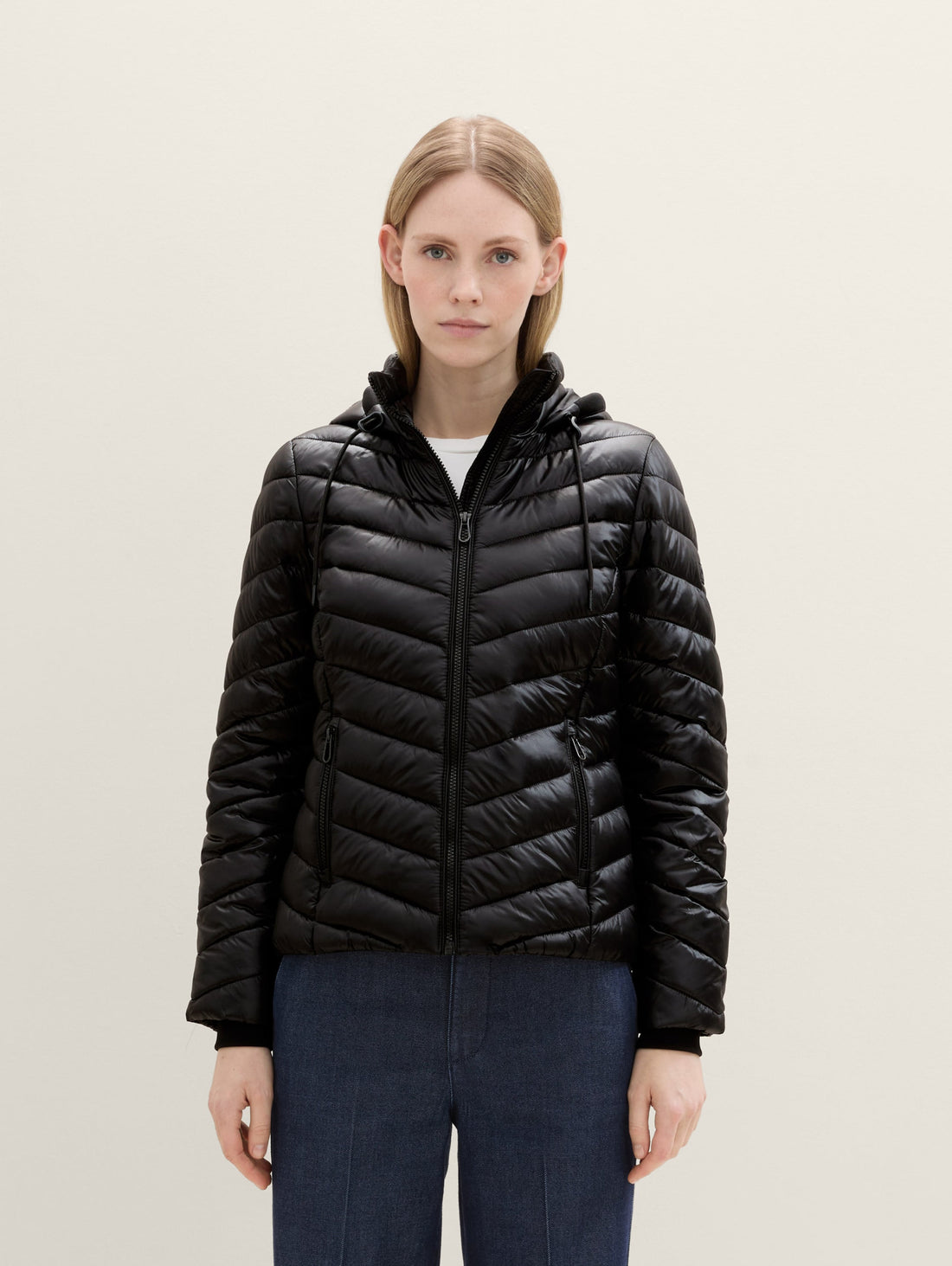 Lightweight Quilted Jacket with A Hood_1041489_14482_01