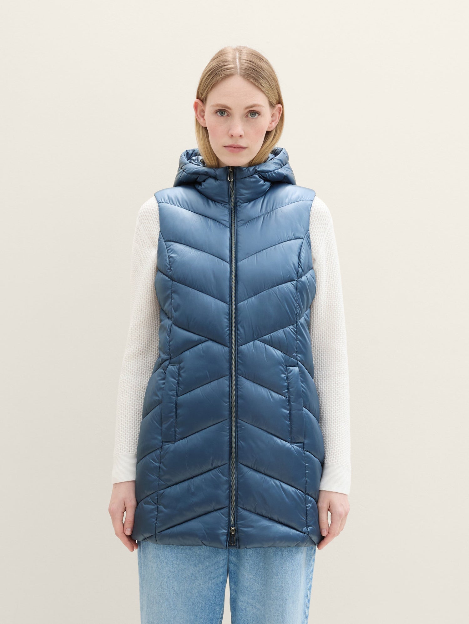 Long Quilted Waistcoat with A Hood_1041490_26779_01