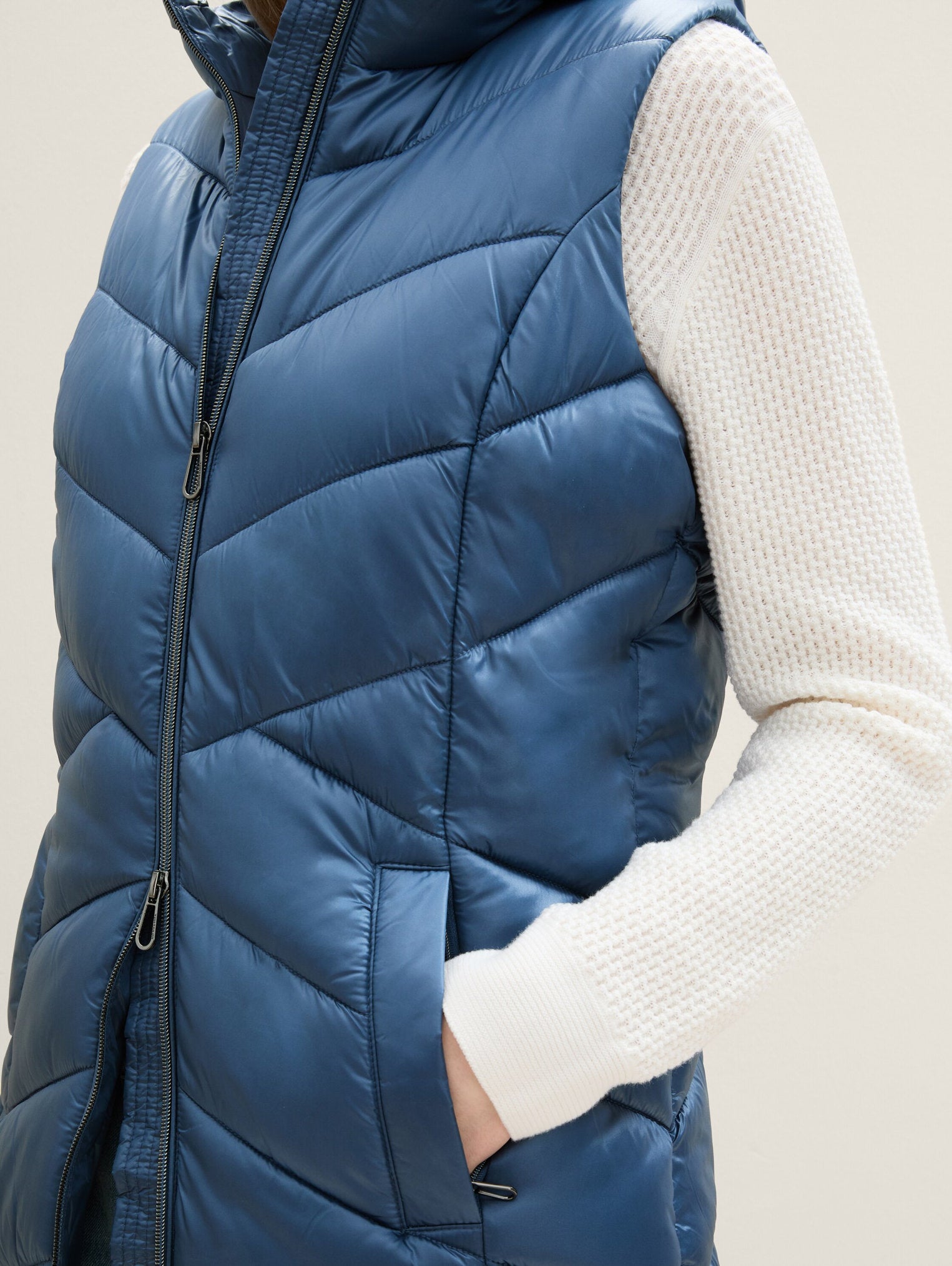 Long Quilted Waistcoat with A Hood_1041490_26779_06