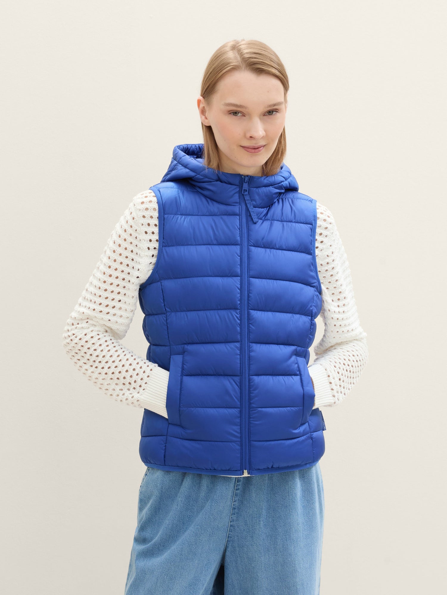 Lightweight Quilted Hooded Gilet_1042097_26529_03