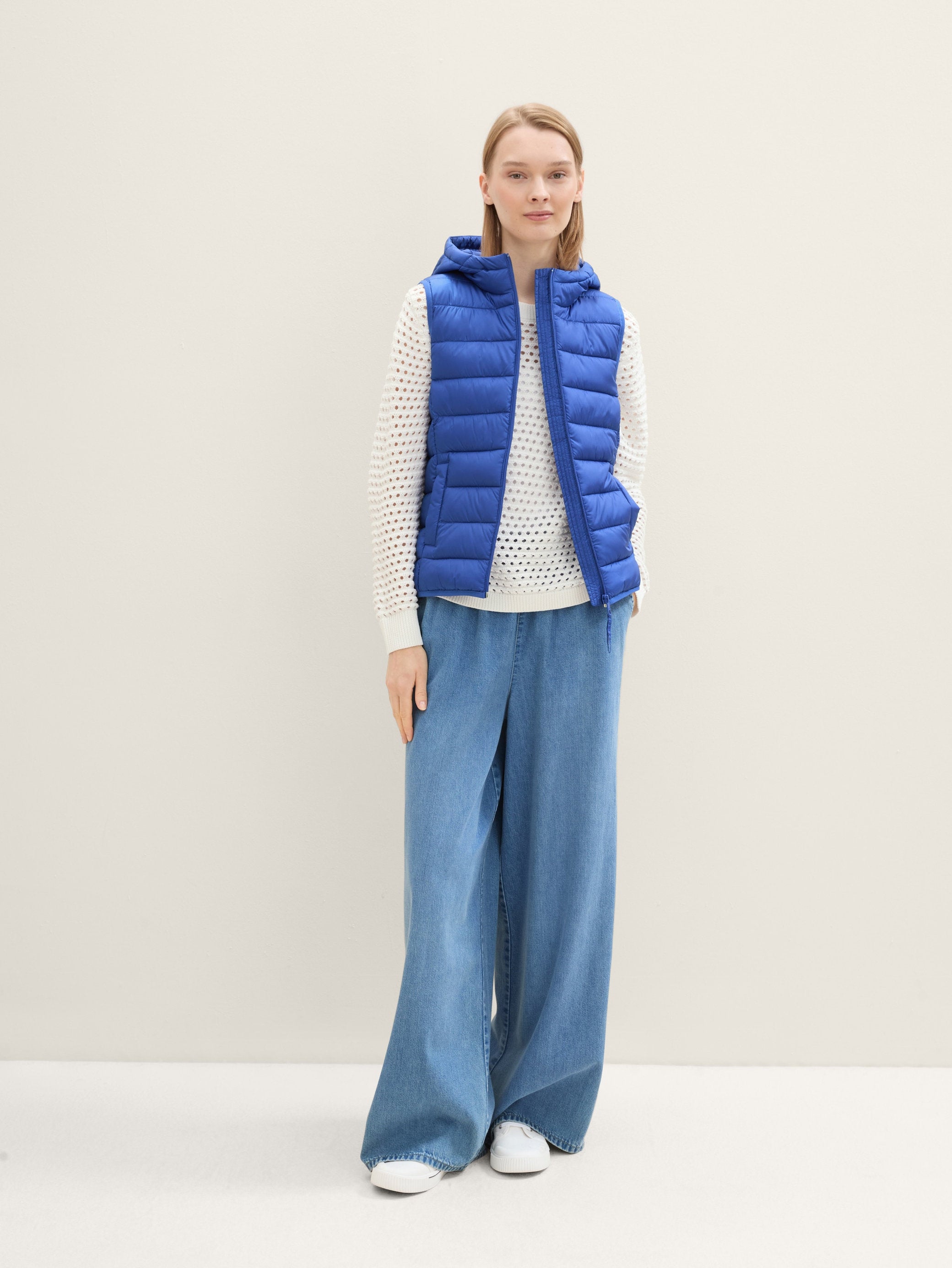 Lightweight Quilted Hooded Gilet_1042097_26529_04