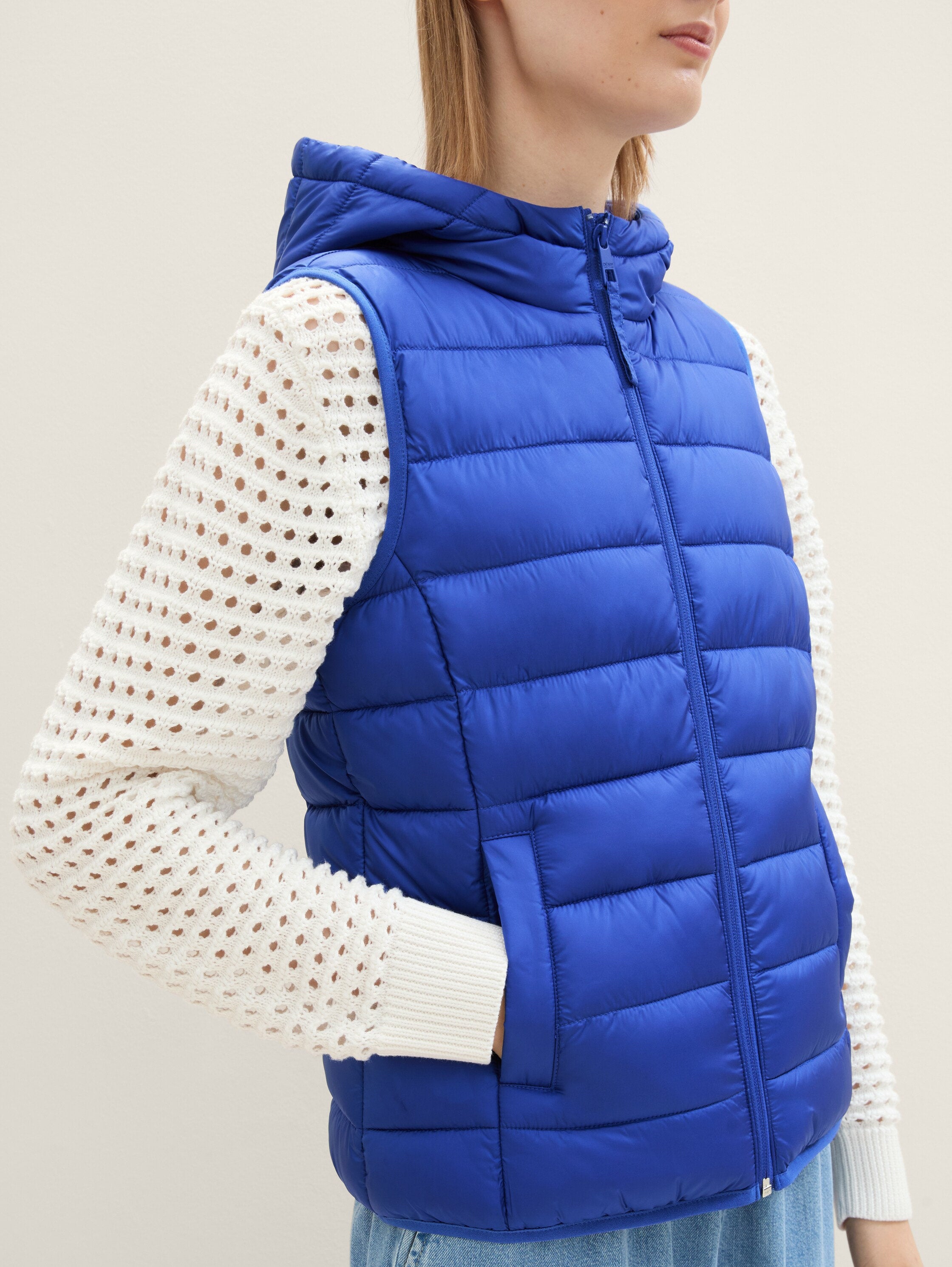 Lightweight Quilted Hooded Gilet_1042097_26529_06