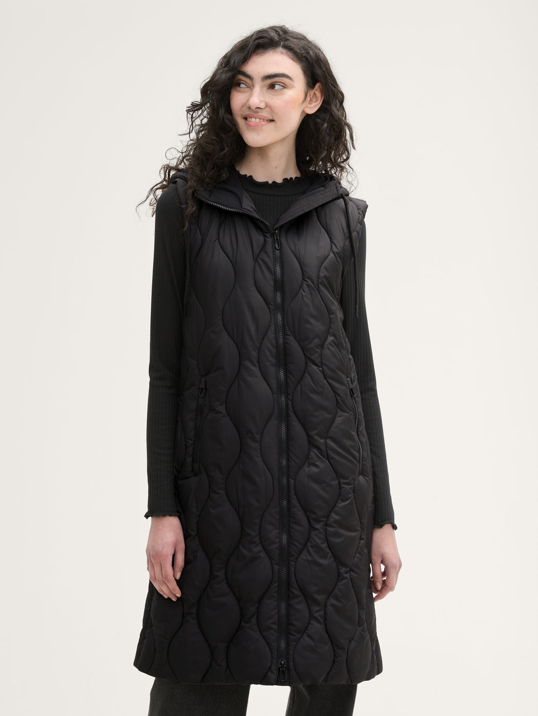 Long Hooded Puffer Vest_1042100_14482_01