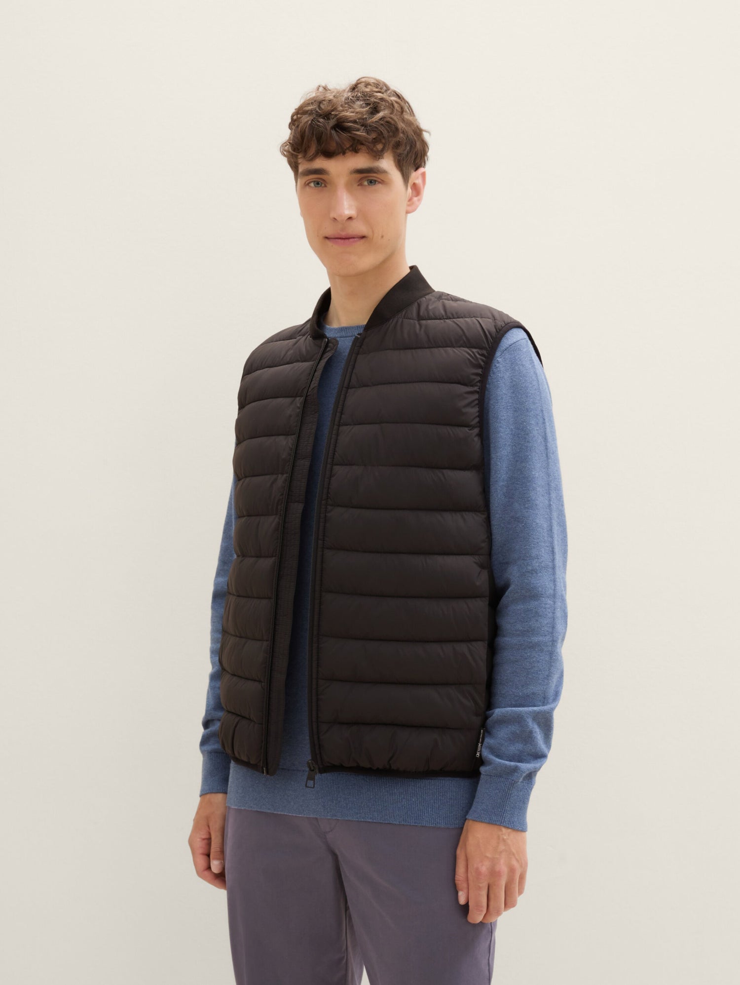 Lightweight Bomber-Style Gilet_1042139_29999_03