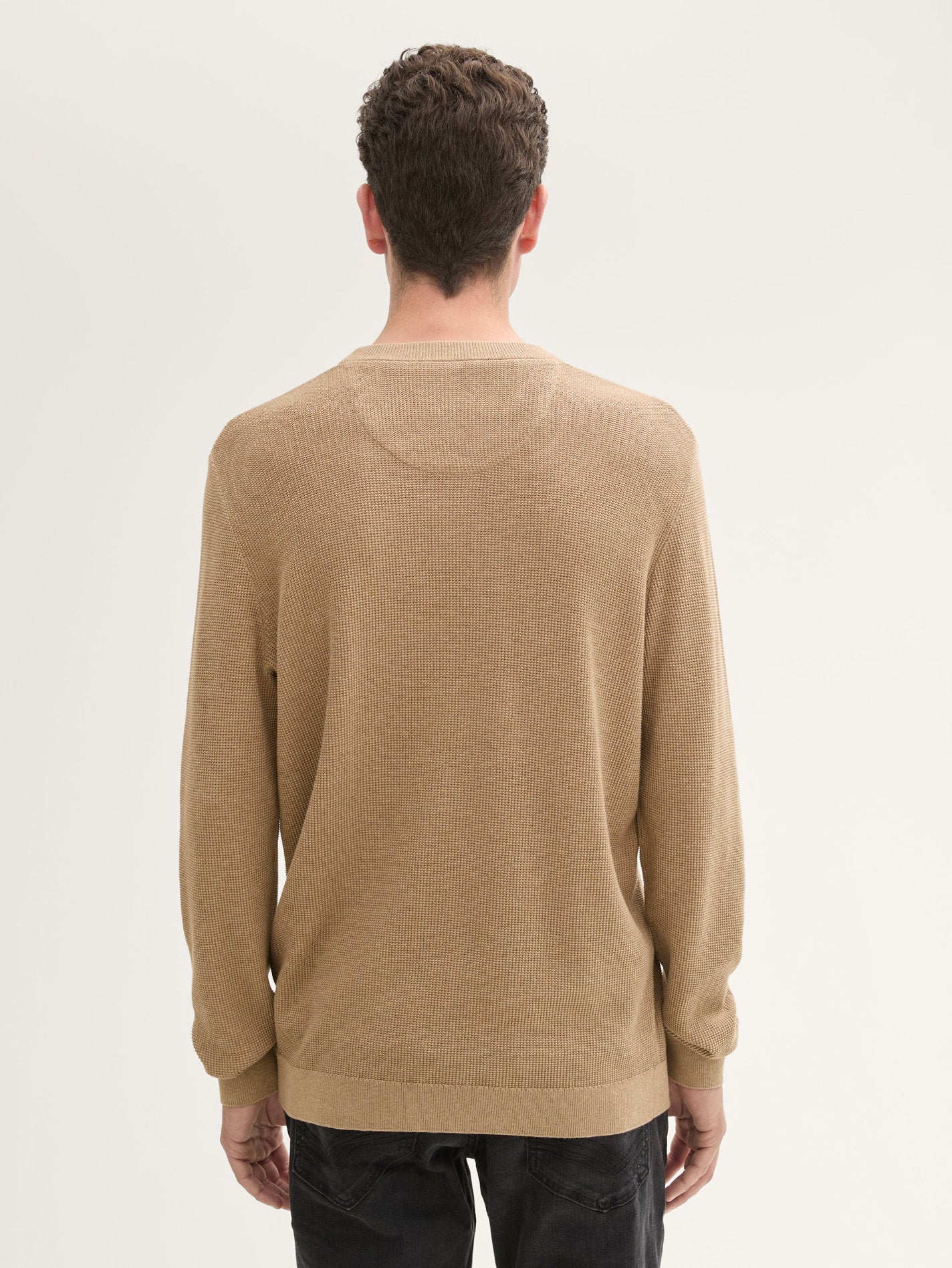 Textured Round Neck Sweater_1042453_31089_04