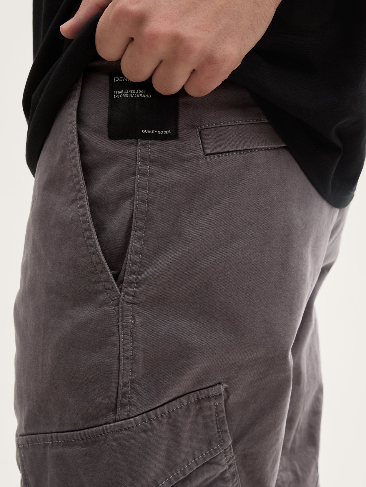 Tom Tailor_Regular Tapered Cargo Trousers_1042559_11587_03