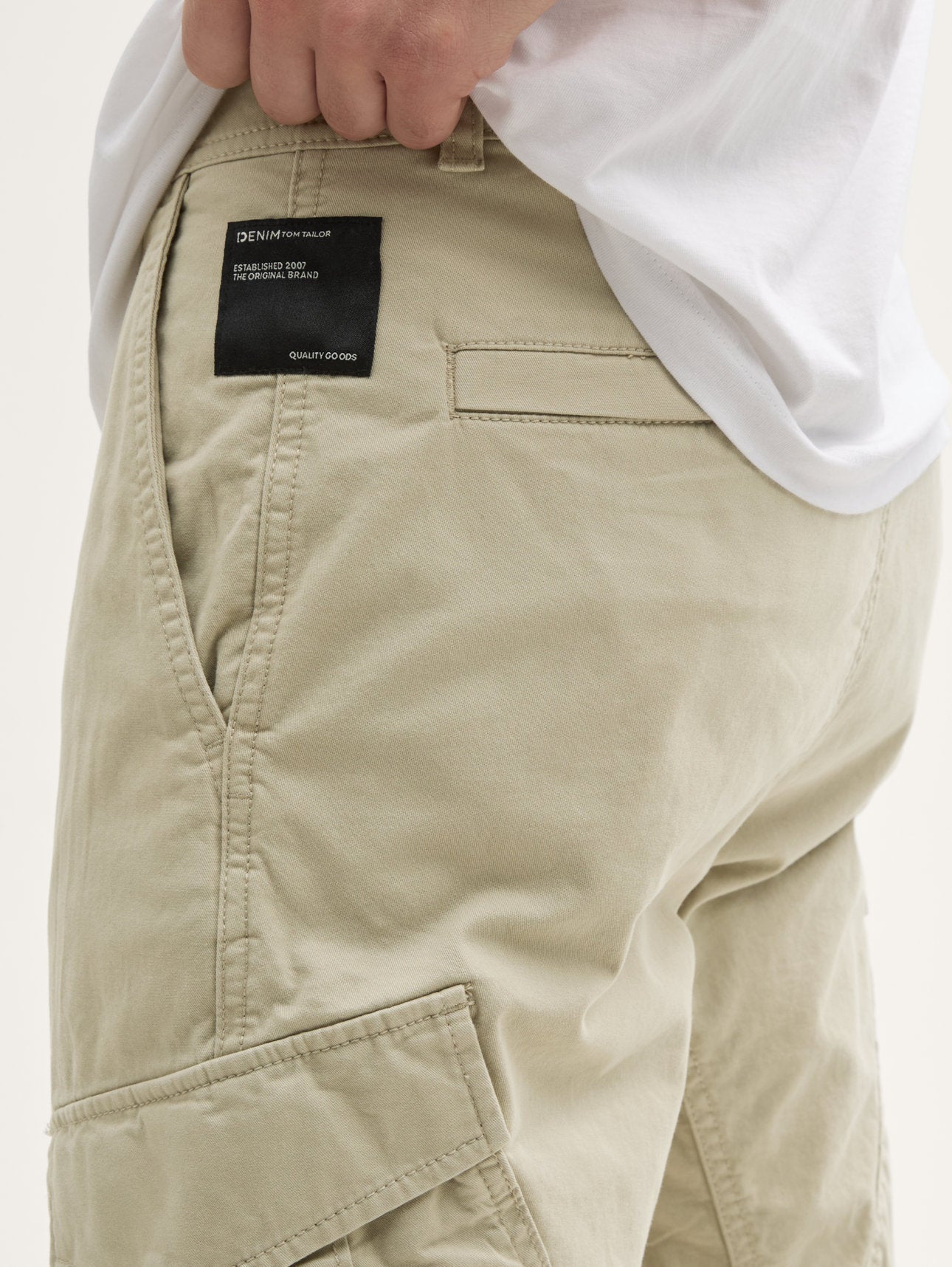 Tom Tailor_Regular Tapered Cargo Trousers_1042559_35723_03