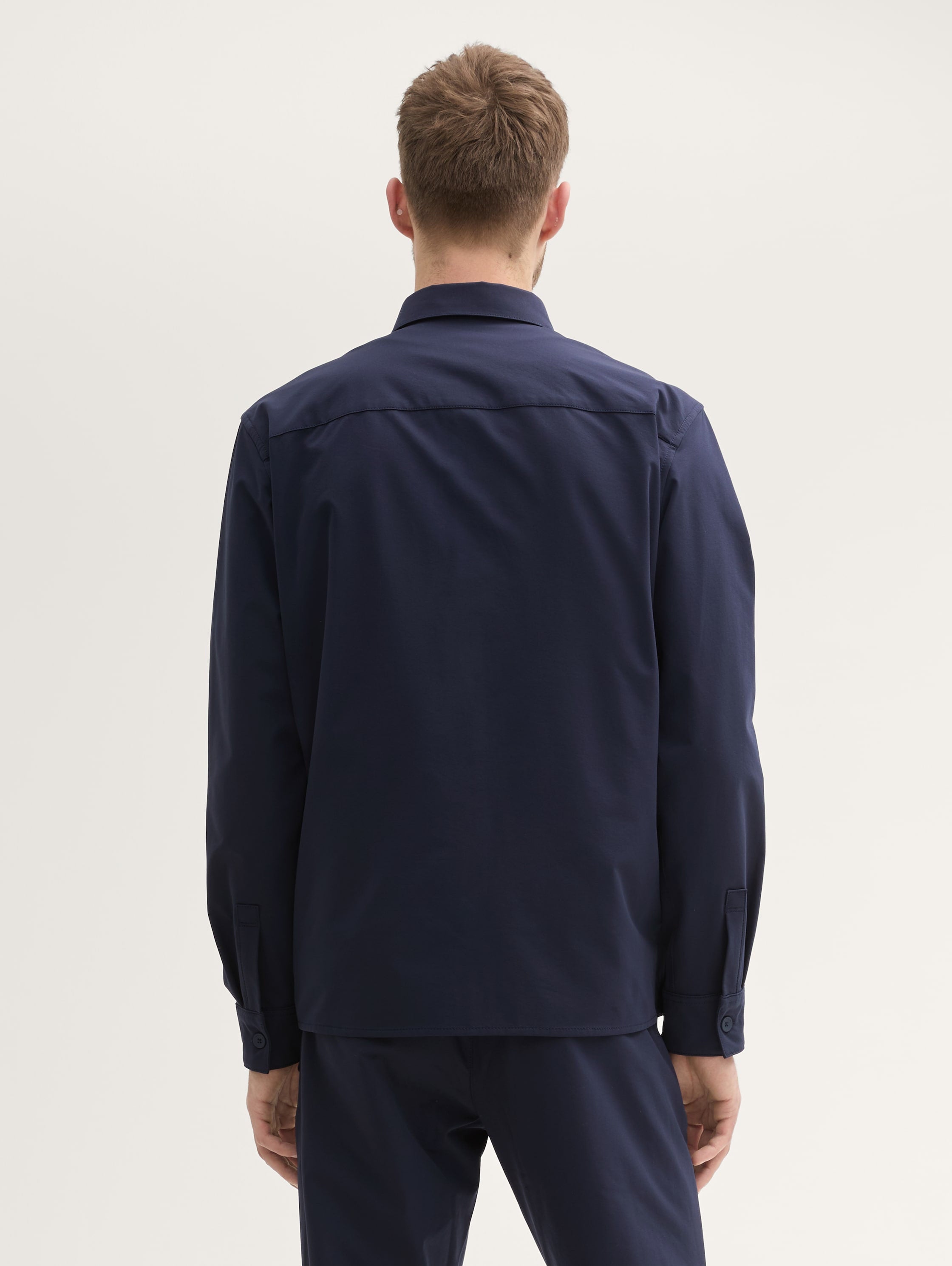 Performance Overshirt with Chest Pockets_1042656_10668_04