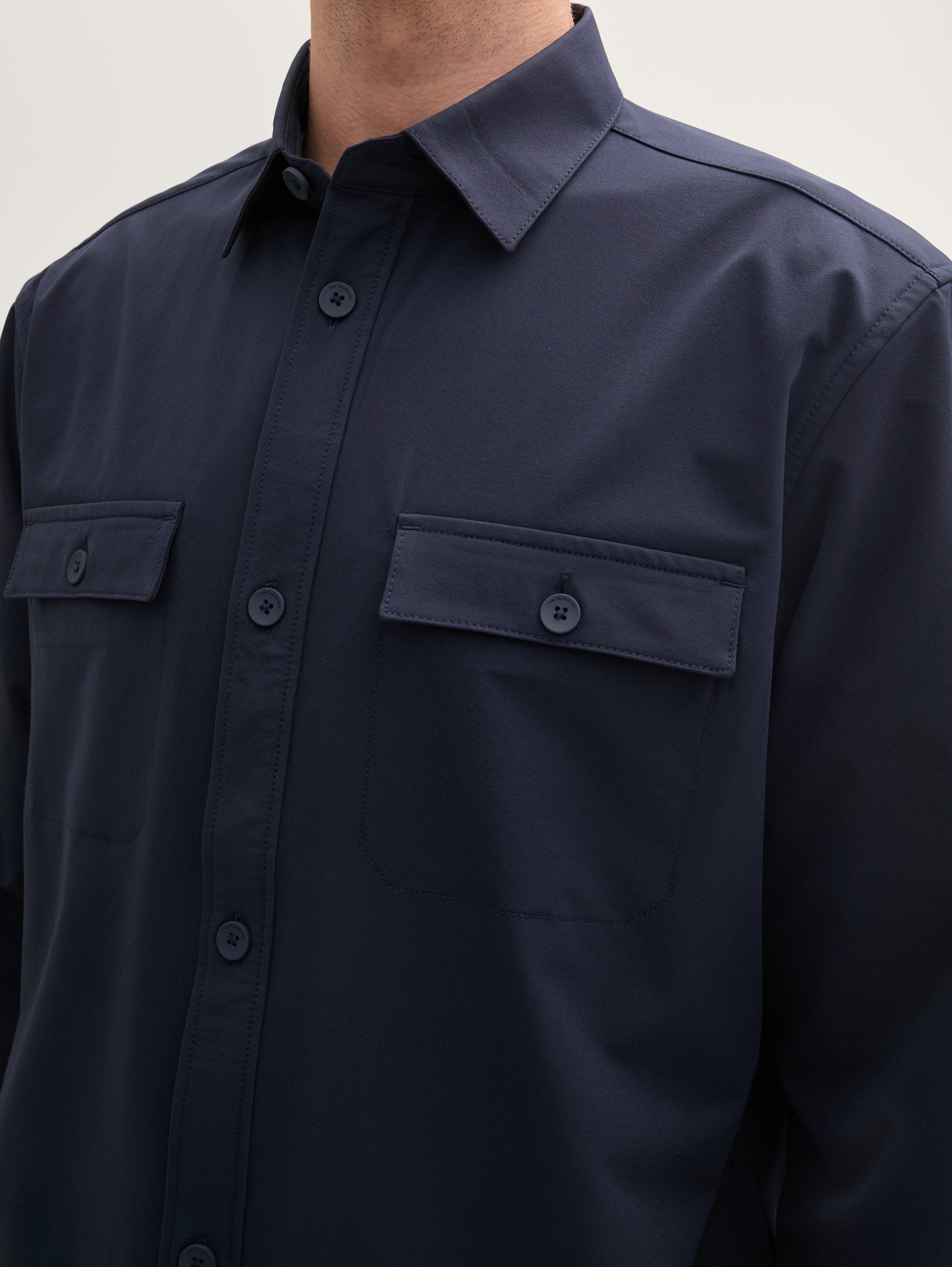 Performance Overshirt with Chest Pockets_1042656_10668_05