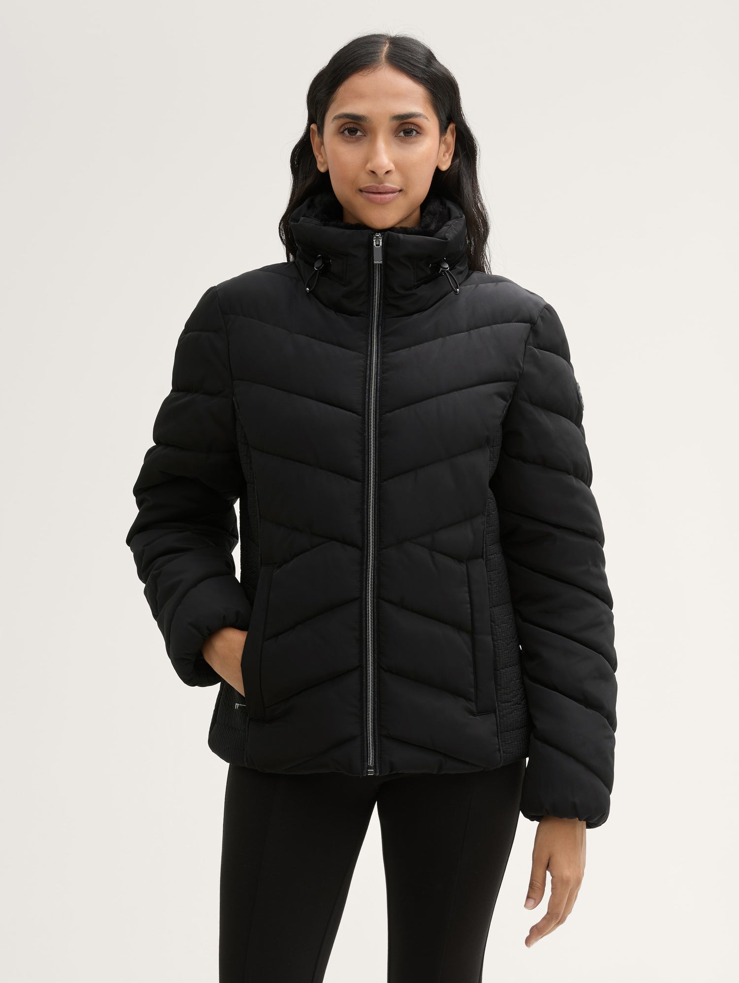 Water-Repellent Puffer Jacket_1042909_14482_01