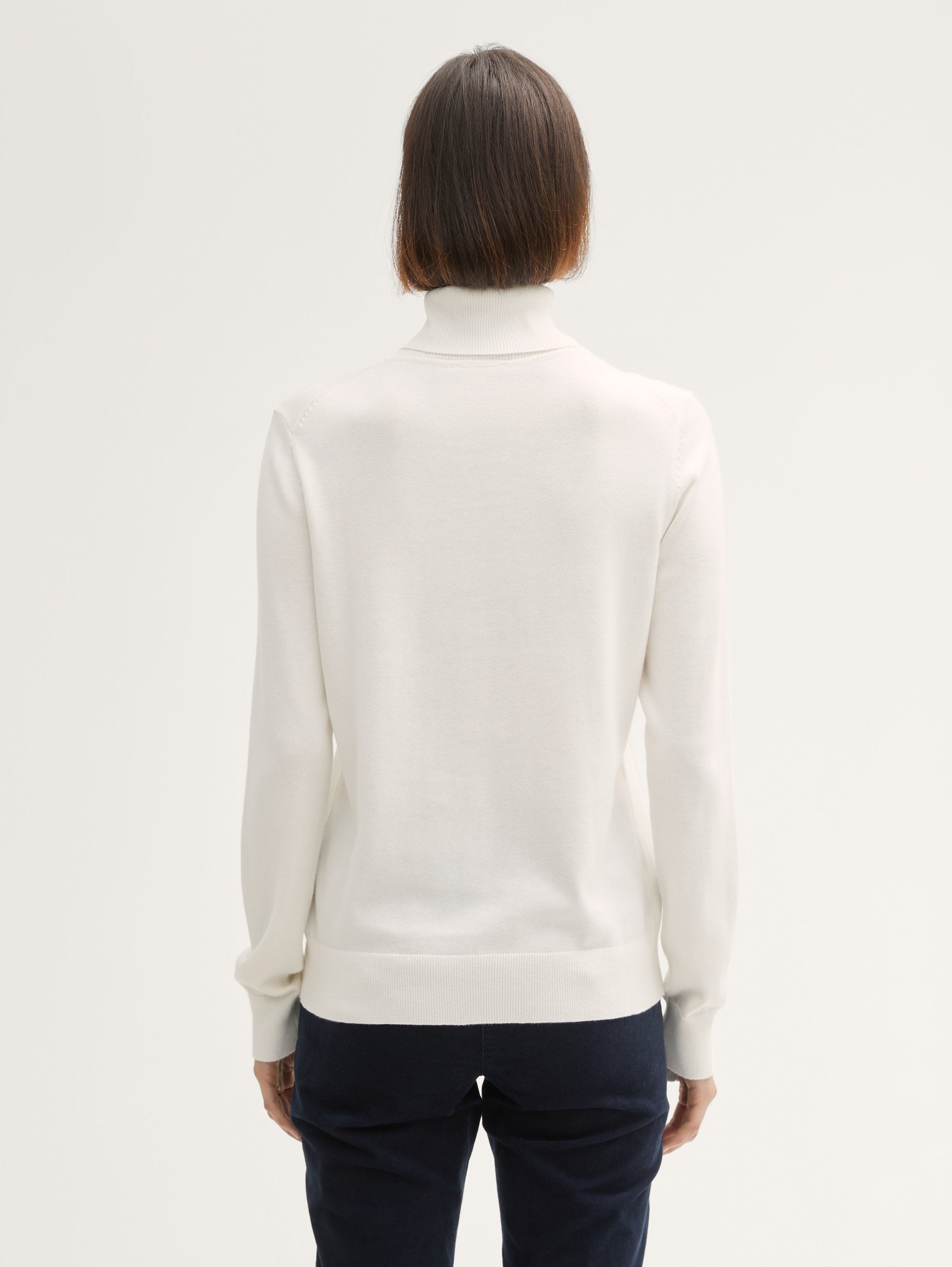 Basic Turtleneck_1042959_10315_04