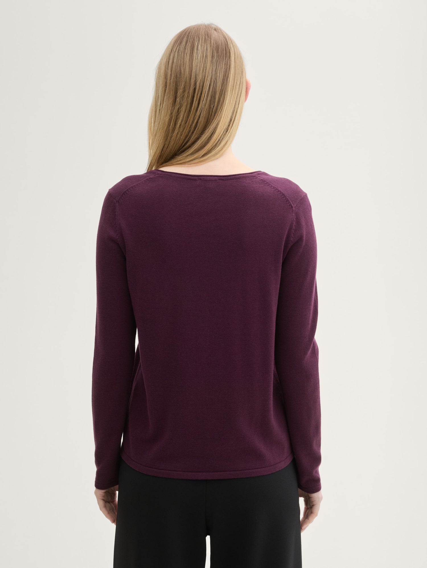 Basic Round Neck Sweater_1042964_35796_05