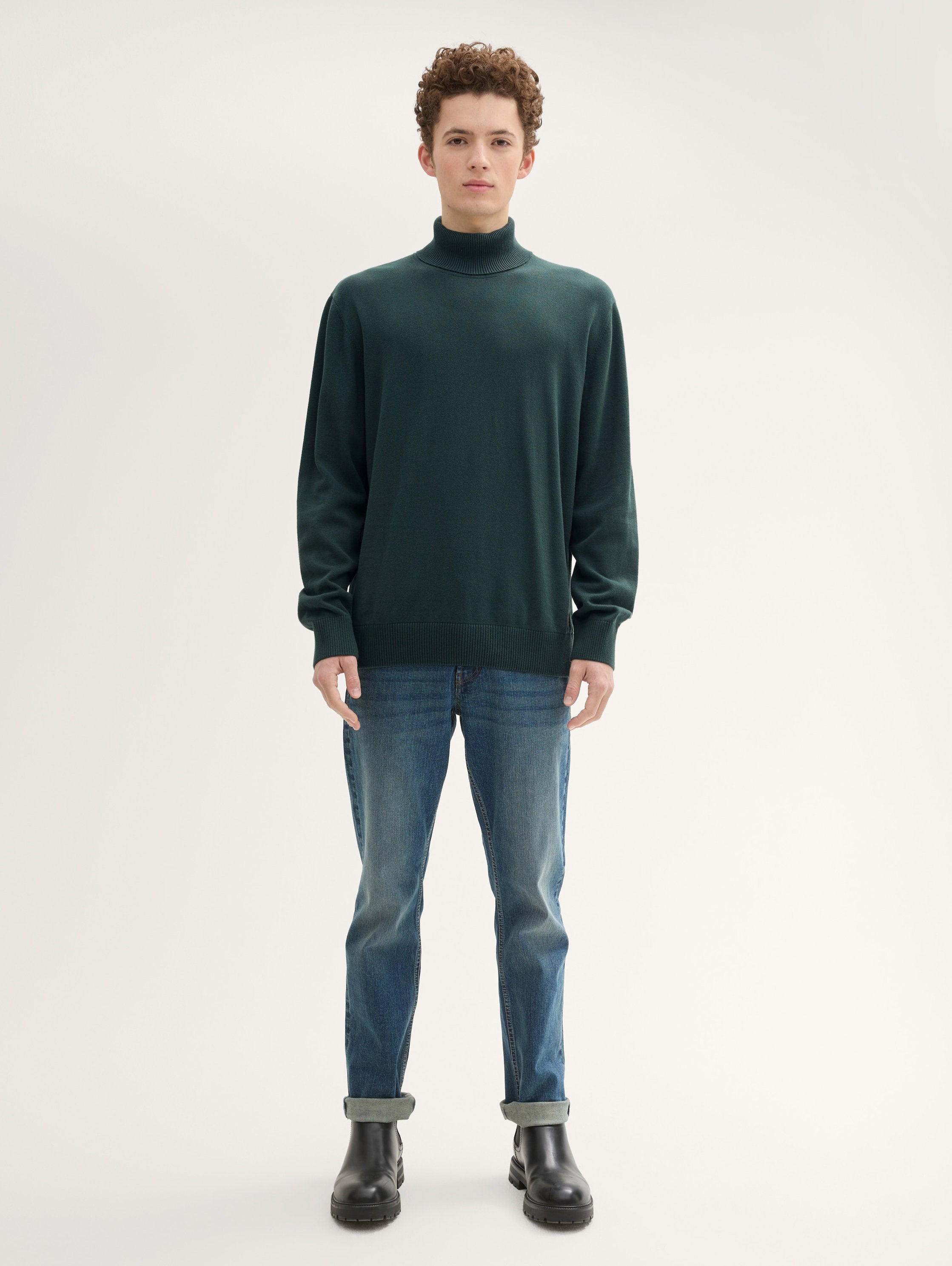 Basic Turtleneck_1043020_10362_03