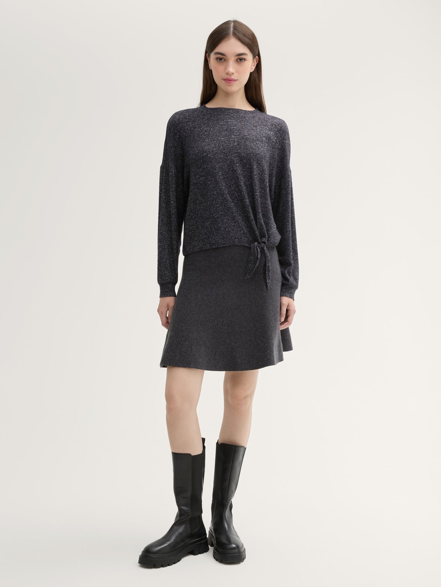 Long-Sleeved Shirt with Knot Details_1043069_10522_03