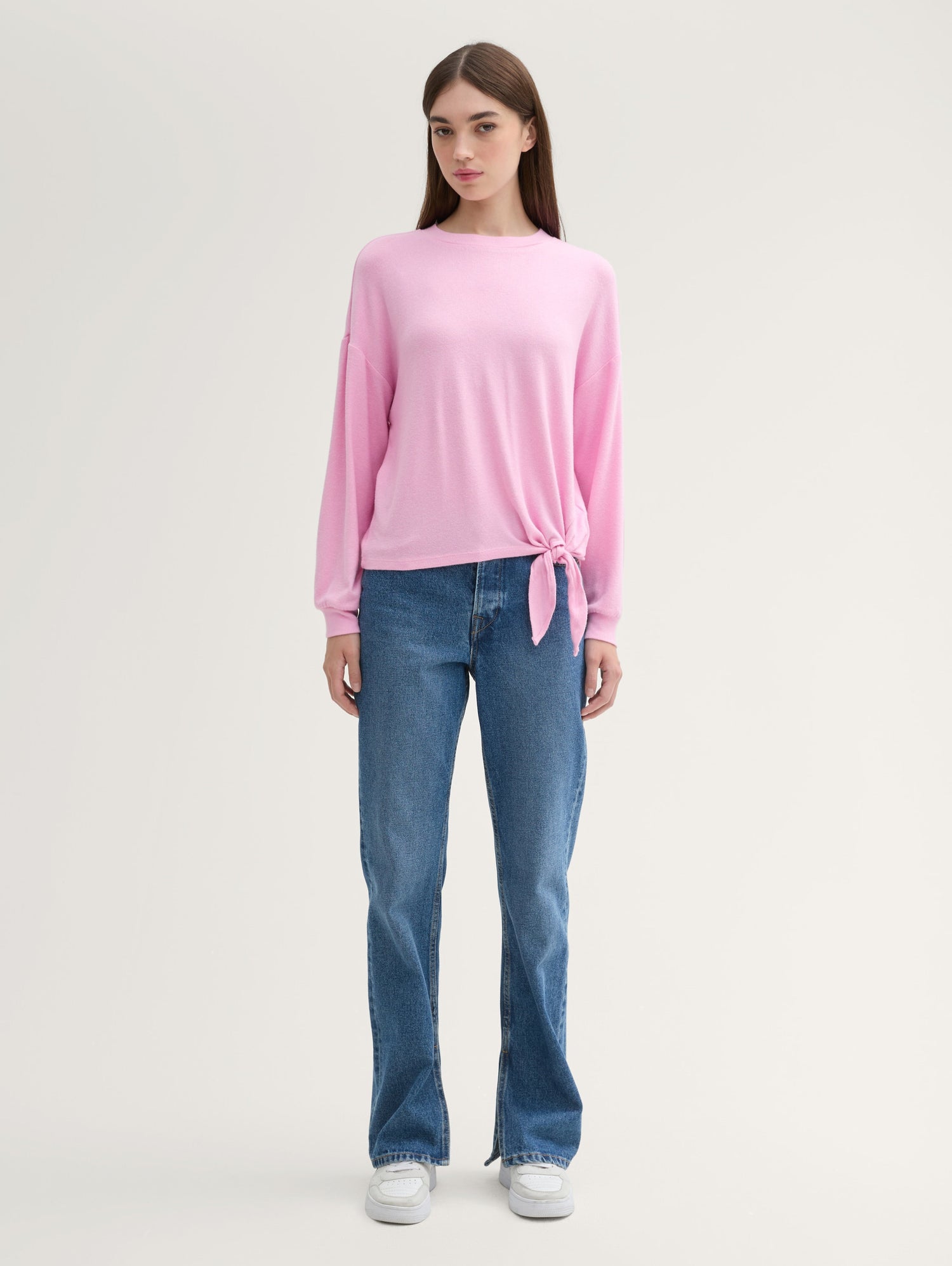 Long-Sleeved Shirt with Knot Details_1043069_35919_03