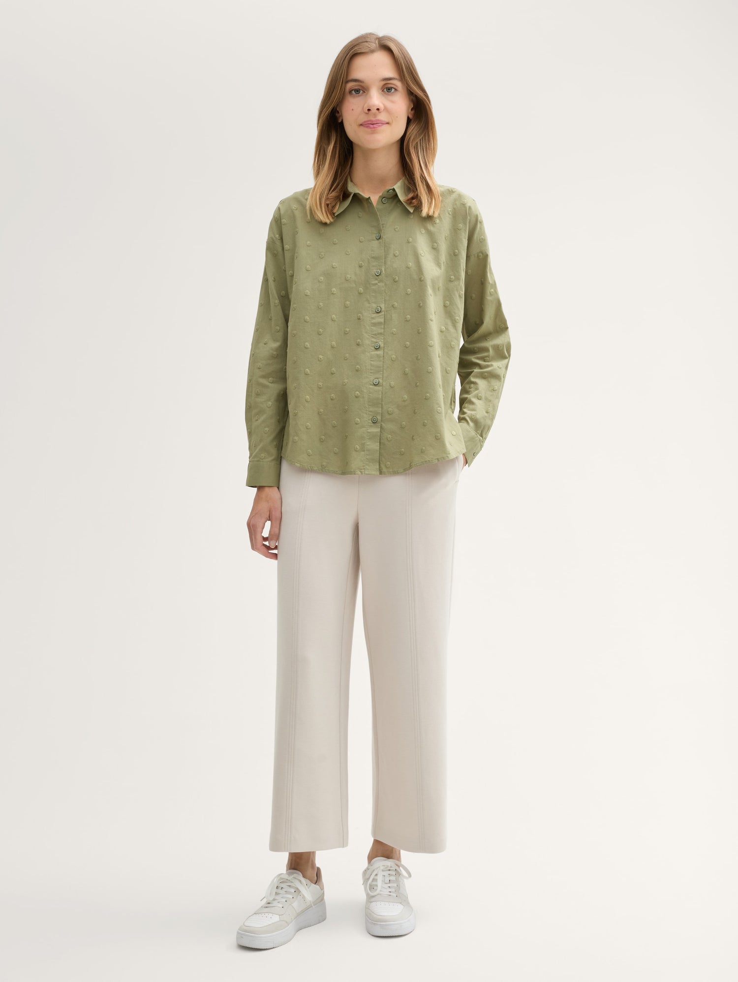 Blouse with A Dotted Structure_1043137_18938_03