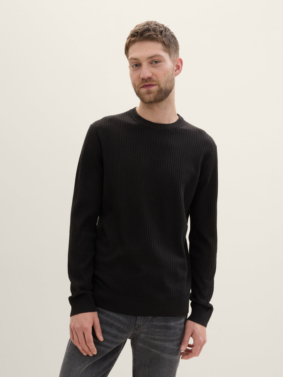 Soft Sweater with A Round Neck_1043192_29999_01