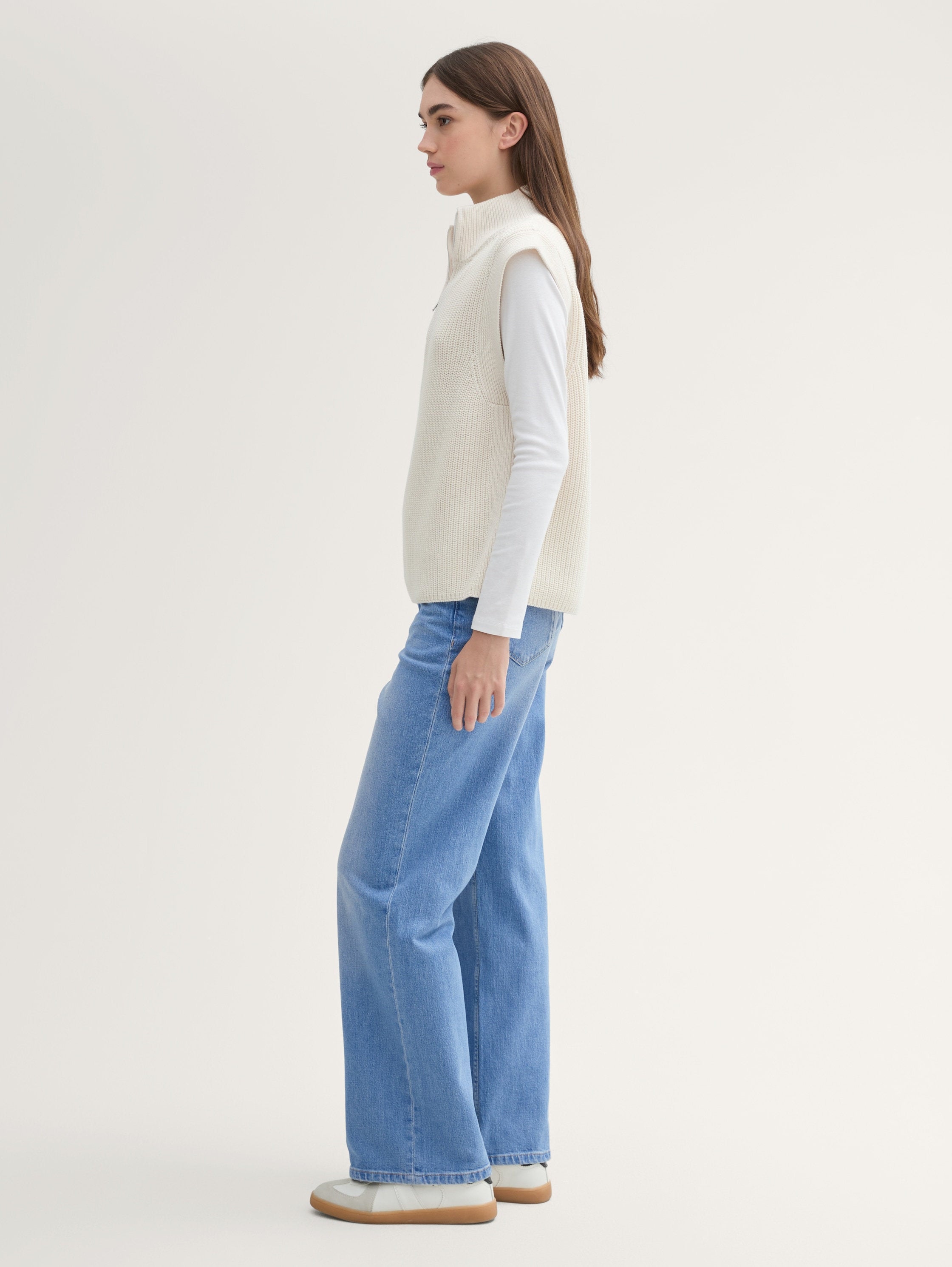 Wide-Leg Jeans in Recycled Cotton_1043245_10119_03