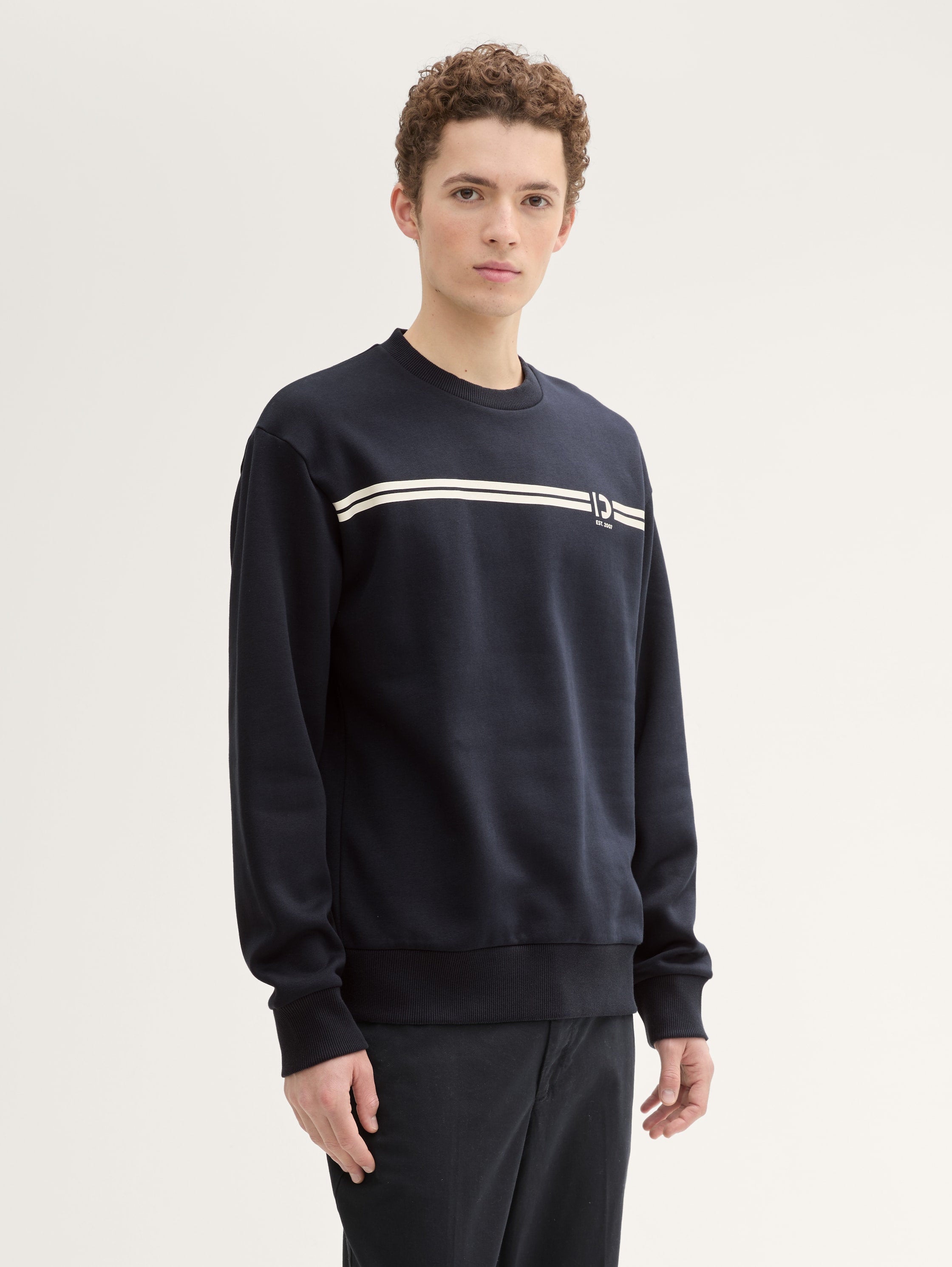 Sweatshirt with A Logo Print_1043299_10668_01