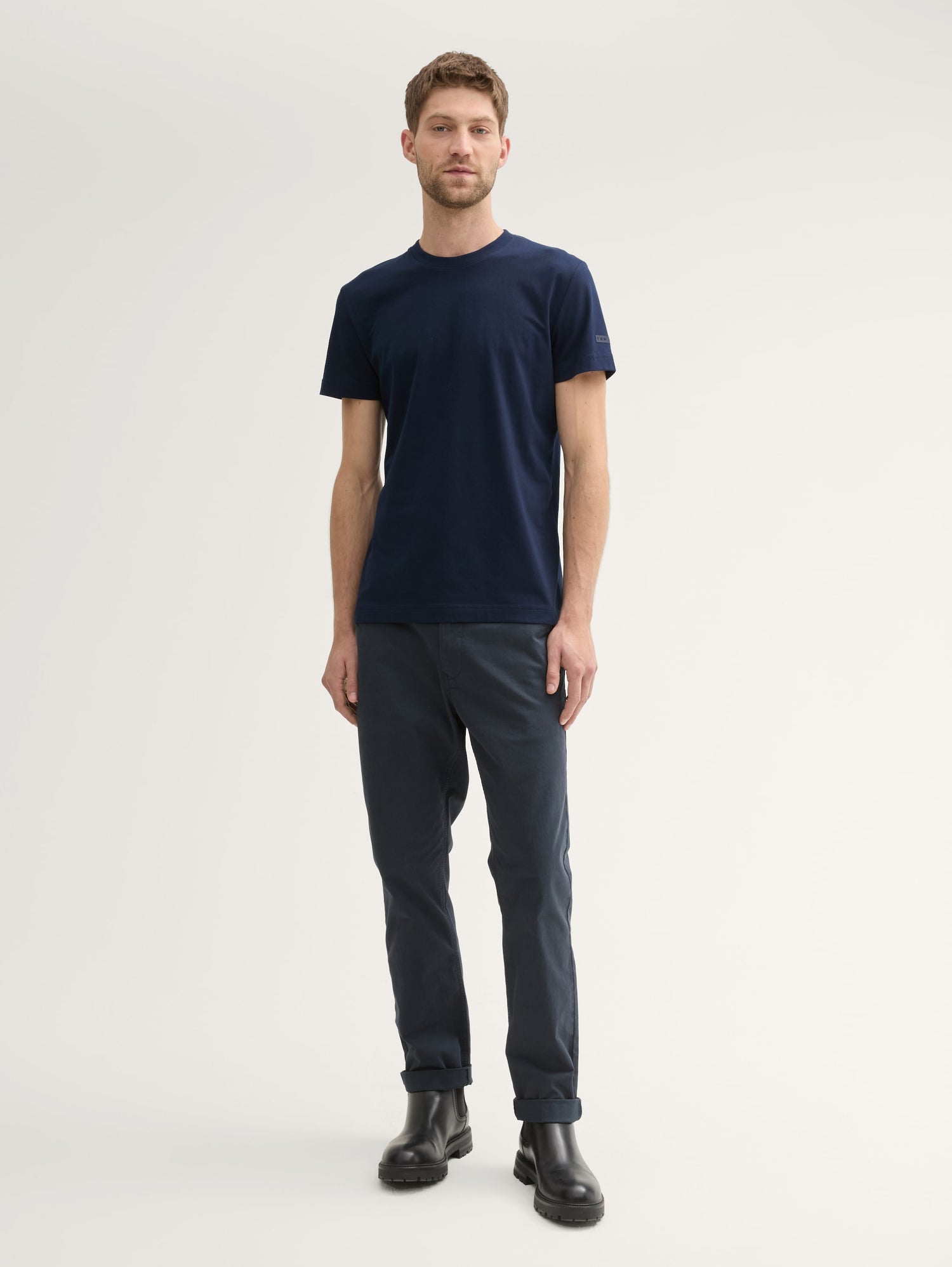 Basic T-Shirt_1043362_10668_03