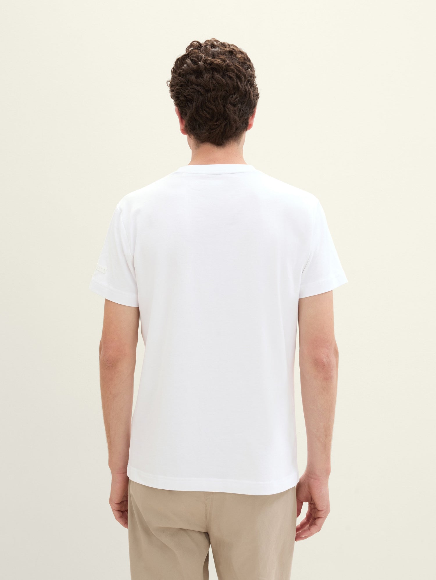 Basic T-Shirt_1043362_20000_05