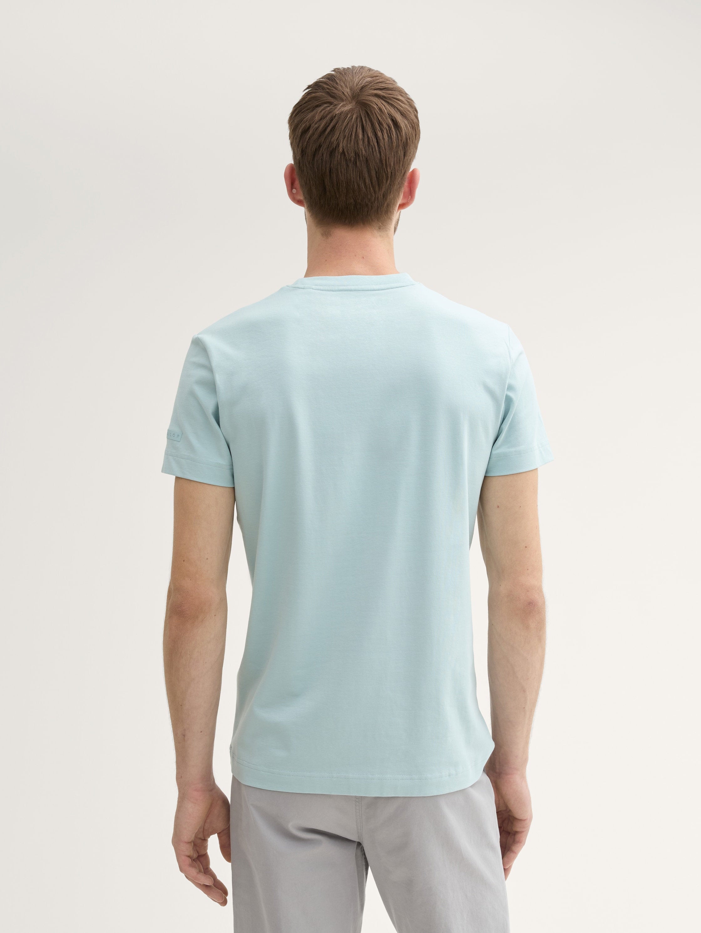 Basic T-Shirt_1043362_30463_04