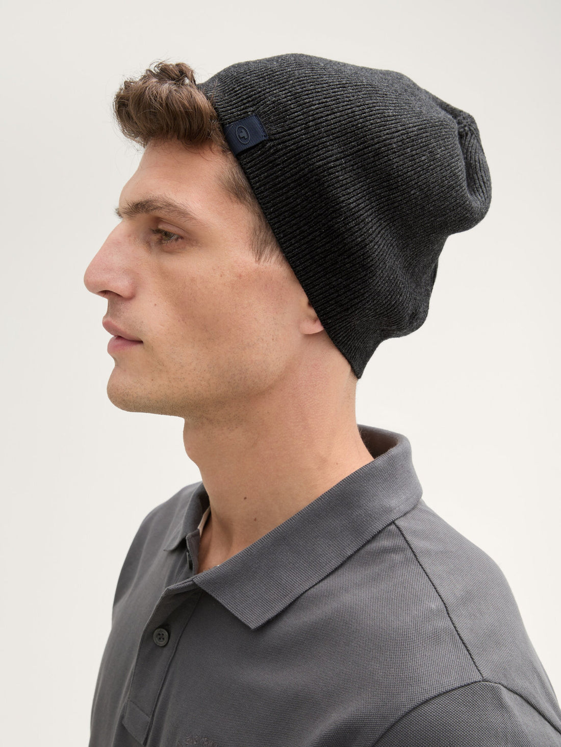 Beanie in Recycled Cashmere_1043447_10617_01