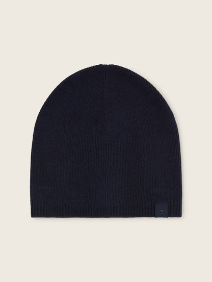 Beanie in Recycled Cashmere_1043447_13160_02