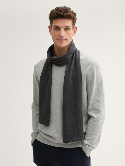 Scarf in Recycled Cashmere_1043448_10617_01