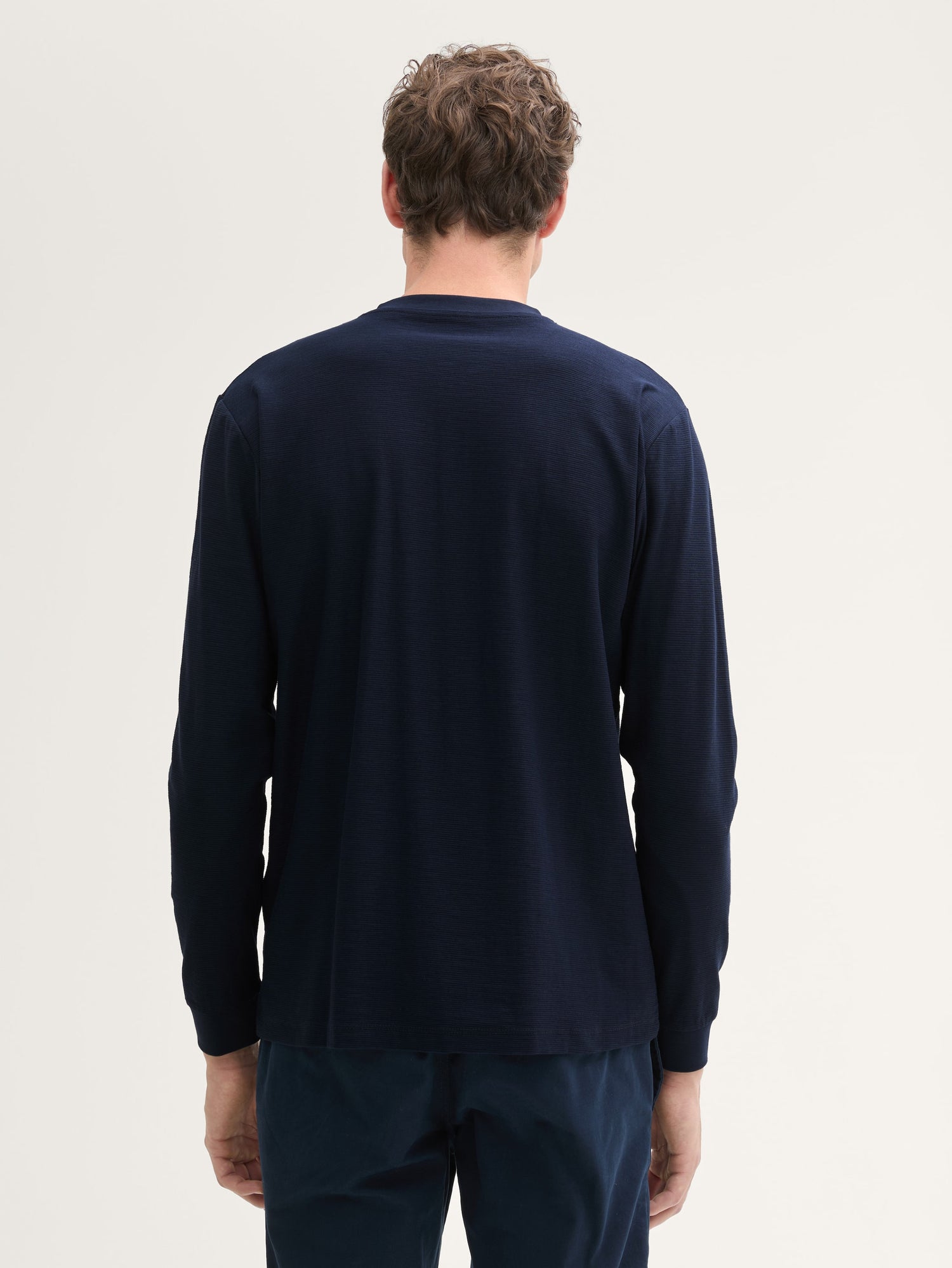 Henley Long-Sleeved T-Shirt with Texture_1043468_10668_04