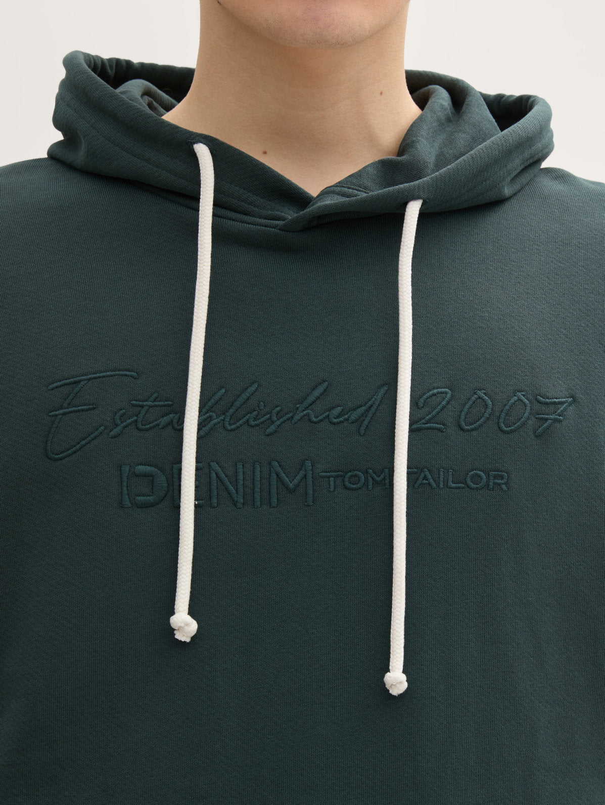 Hoodie with Logo Embroidery_1043501_10362_05