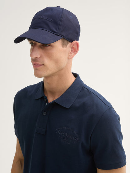 Basic Cap with An Embossed Logo_1043558_10668_01